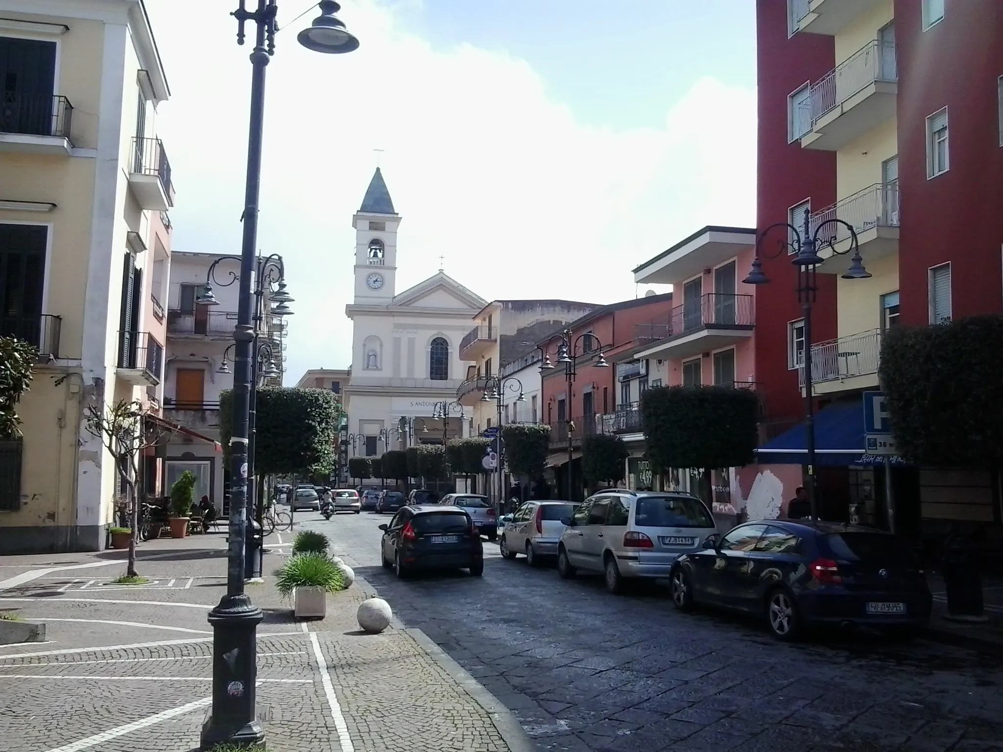 Photo showing: Parrocchia di Sant' Antonio Da Padova vista da Piazza dei Marinis