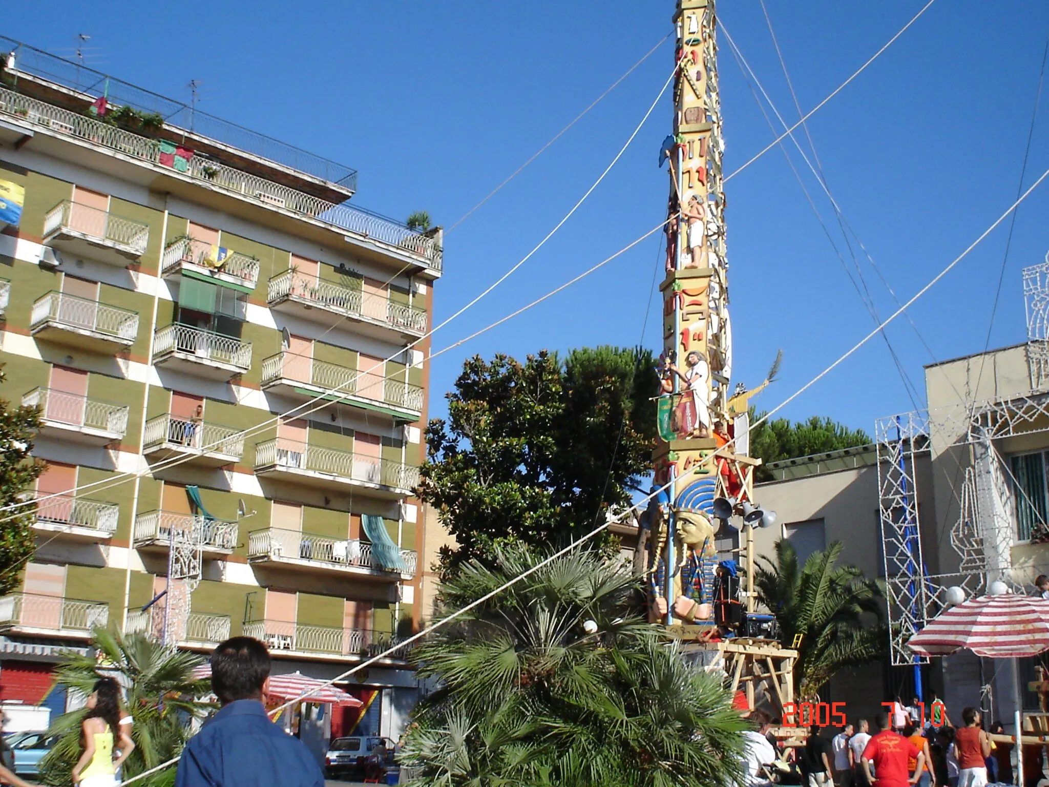 Photo showing: Gigli di Casavatore, giglio in piazza paranza casavatorese Nuova Gioventu'