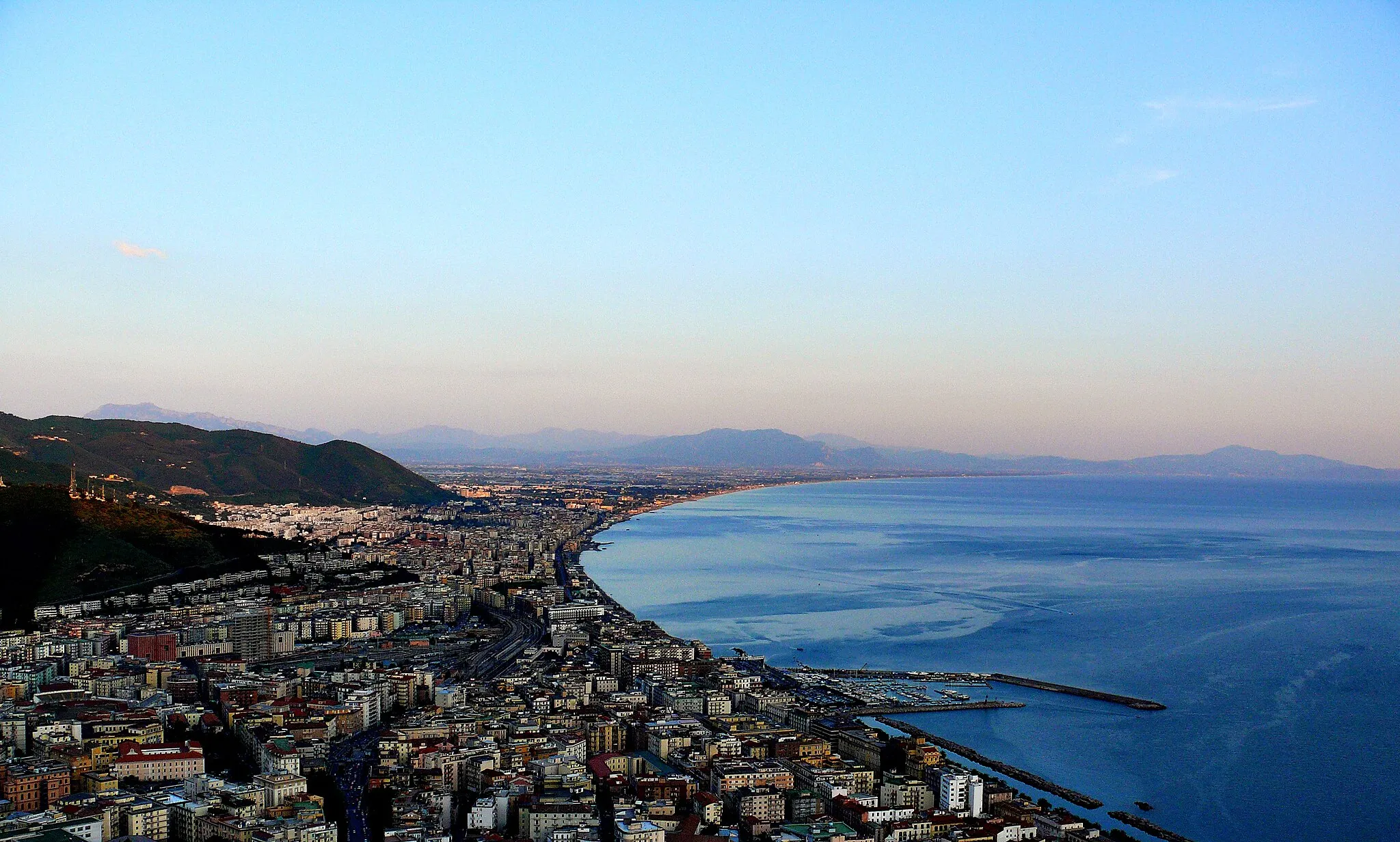 Photo showing: Sunset Panorama of Salerno, Italy