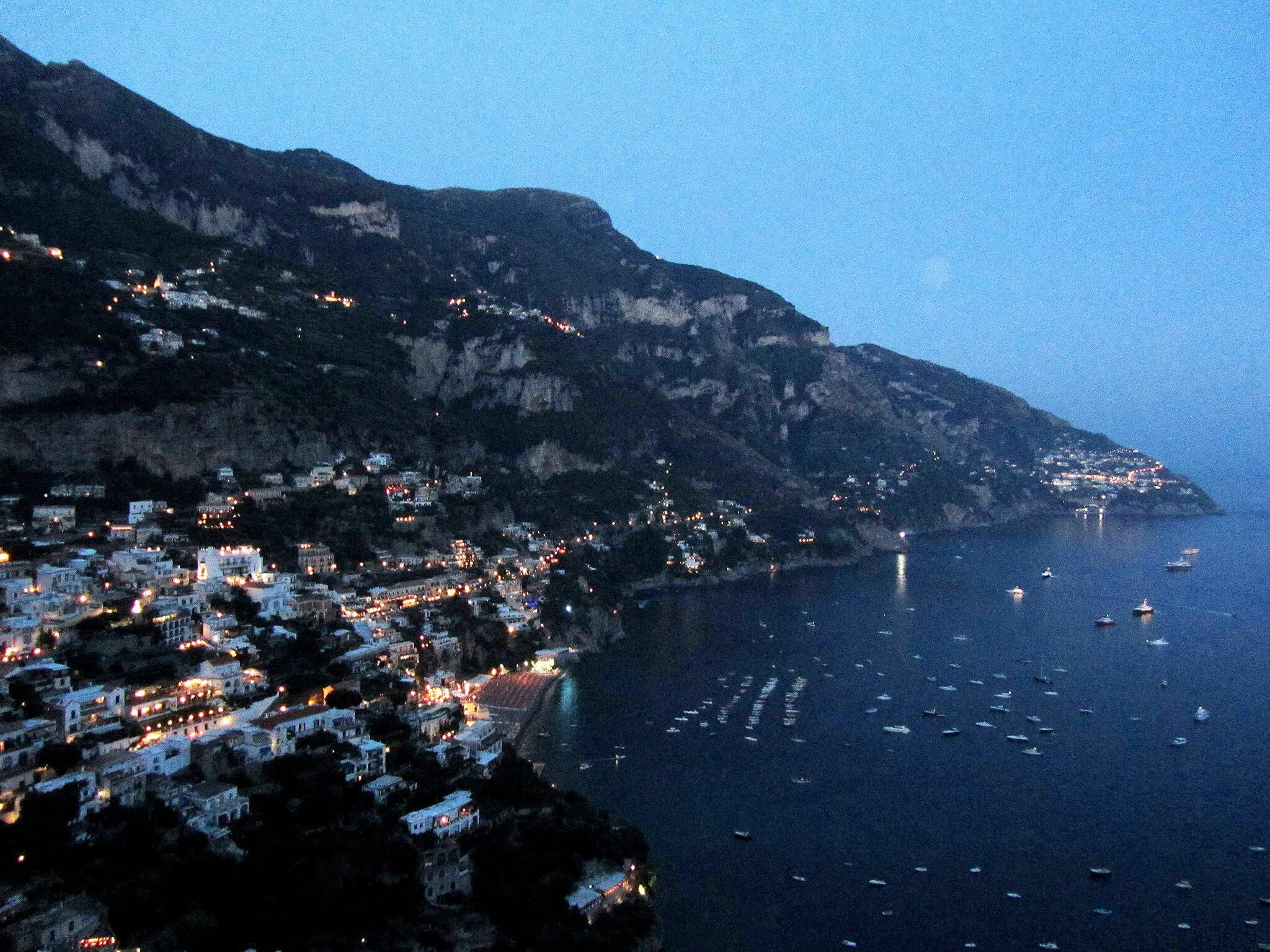Photo showing: Amalfitan Coast - Views of Positano by night