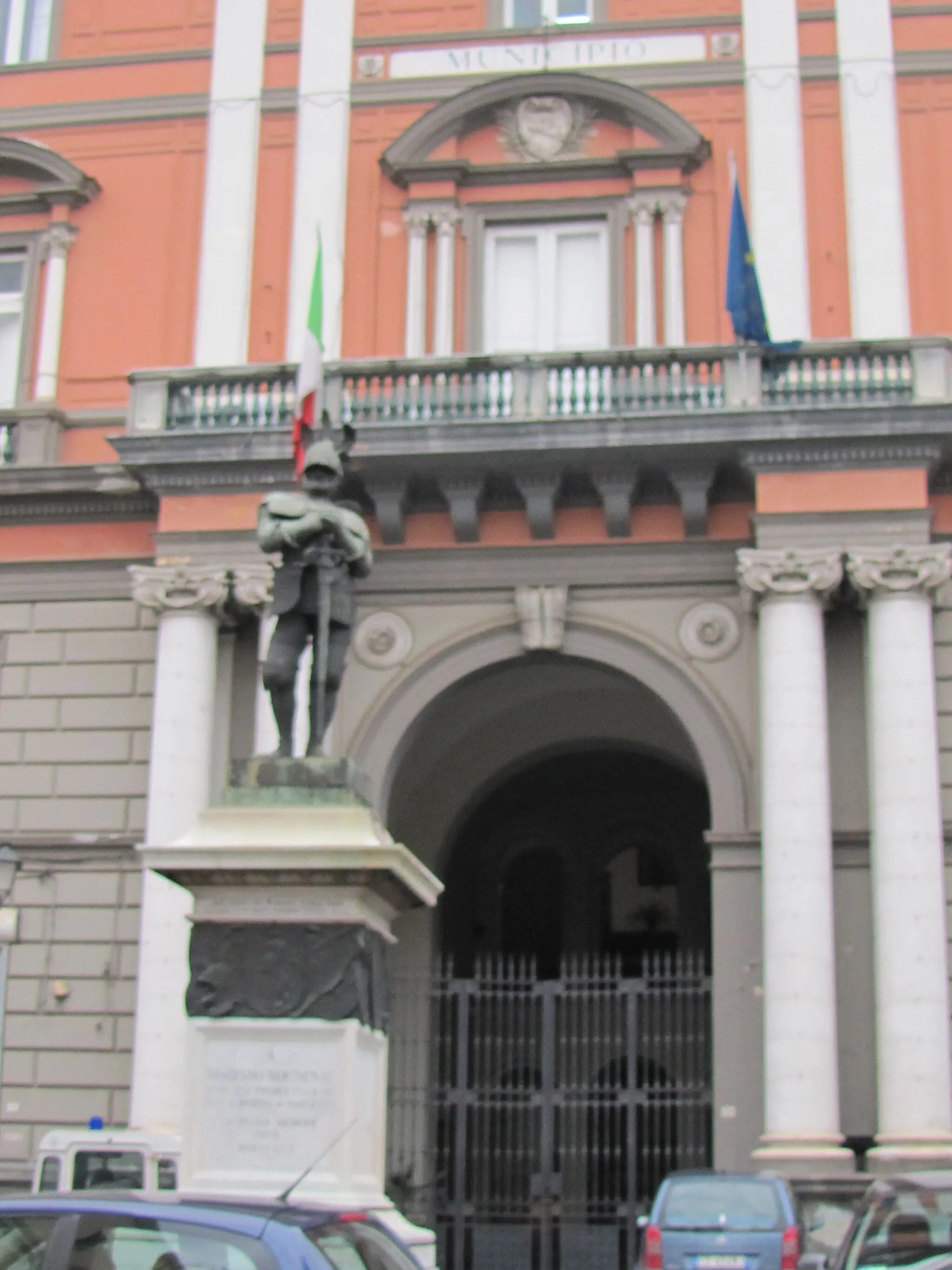 Photo showing: Municipio di Sarno; il monumento a Mariano Abignente in Piazza IV Novembre