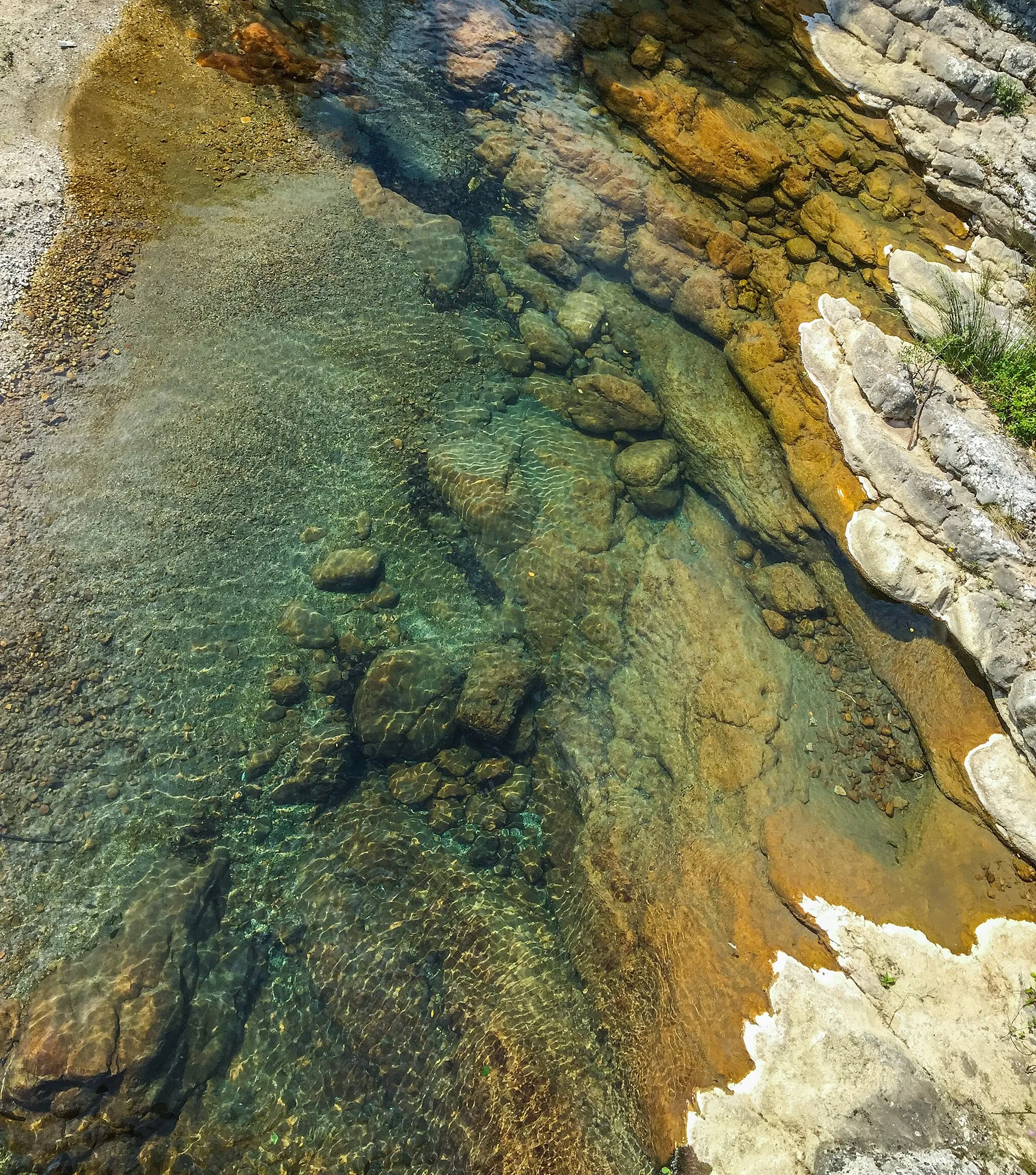 Photo showing: Natural springs near the village