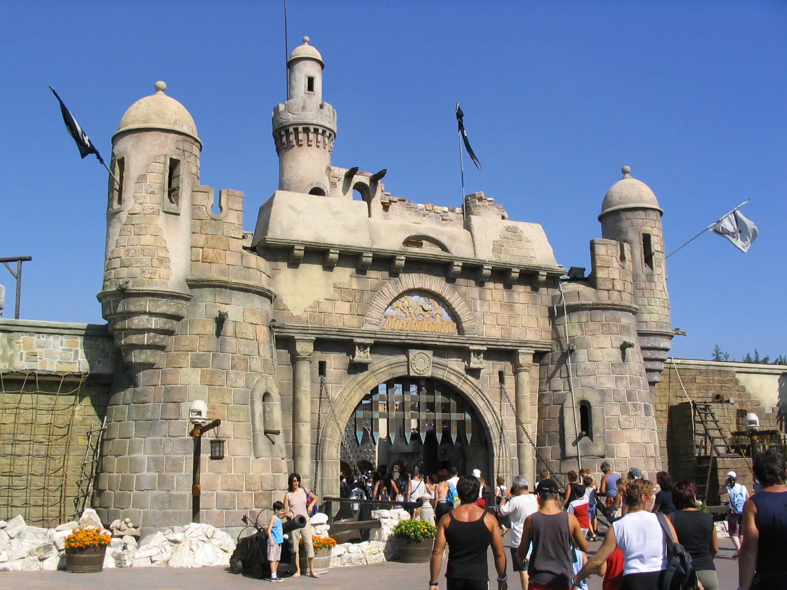 Photo showing: Entrance of the amusement park of Mirabilandia