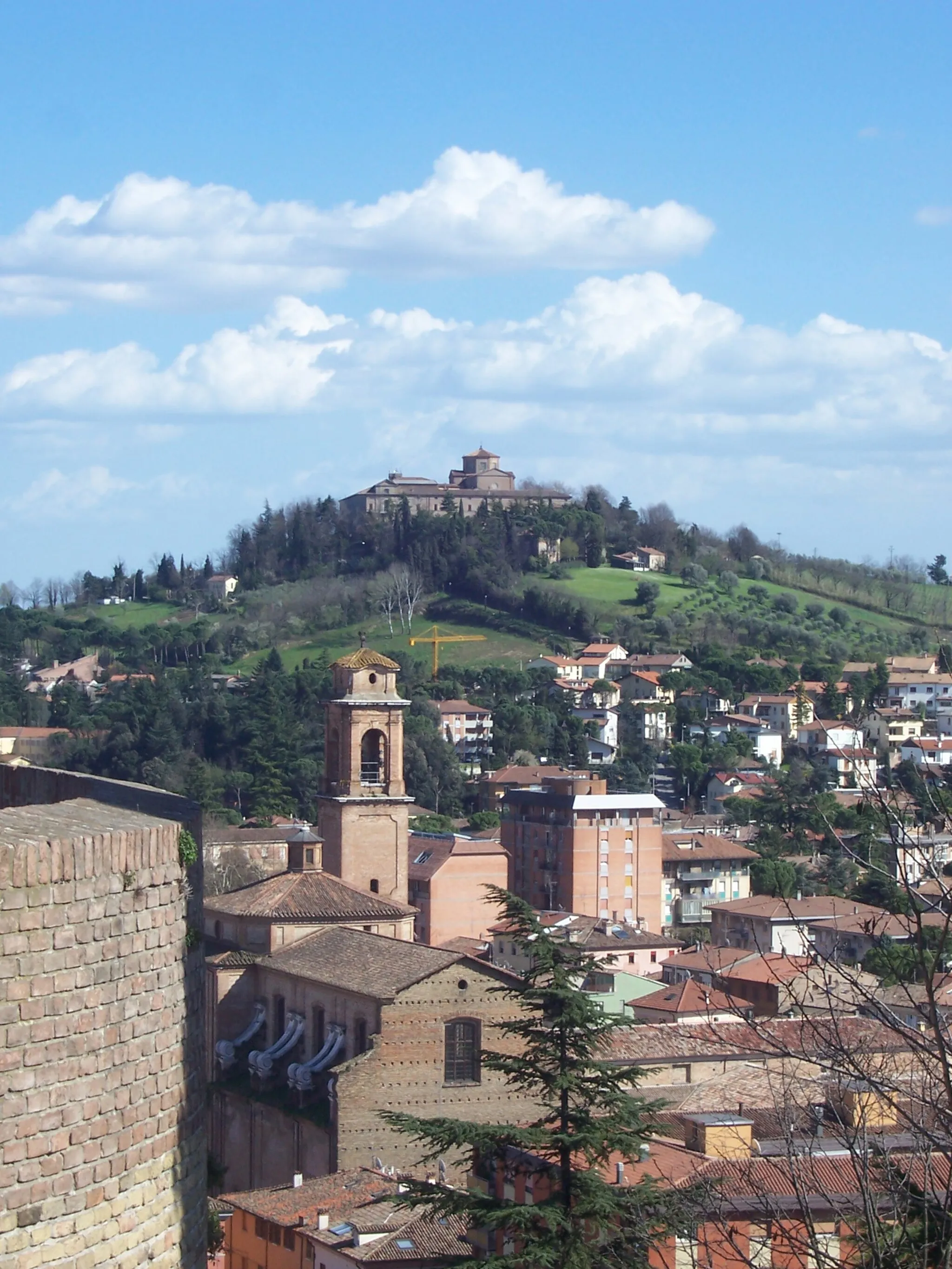 Photo showing: Panorama sull'Abbazia del Monte dagli spalti della Rocca Malatestiana di Cesena
