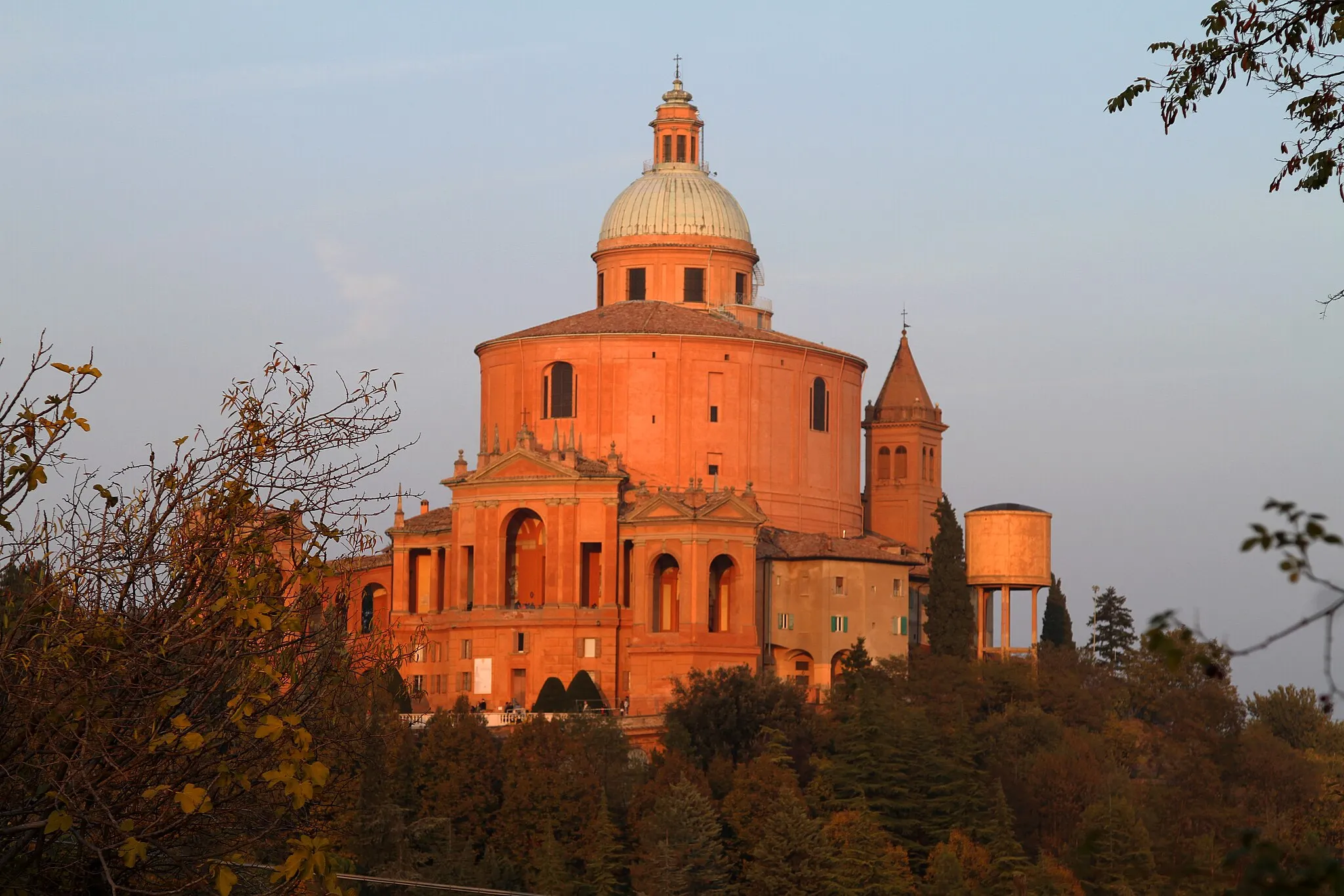 Photo showing: Santuario della Beata Vergine di San Luca sul Monte della Guardia