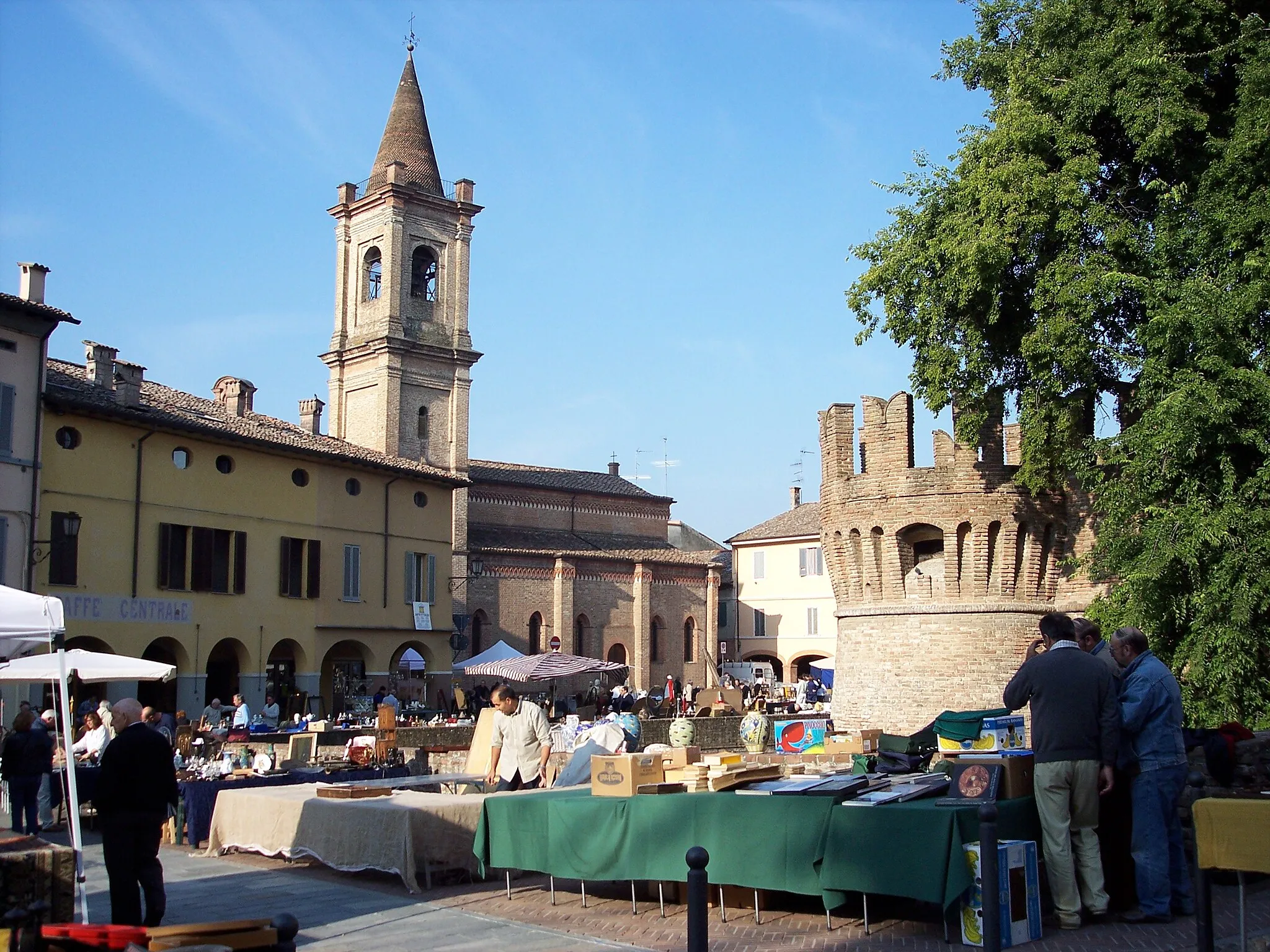 Photo showing: fontanellato,la piazza