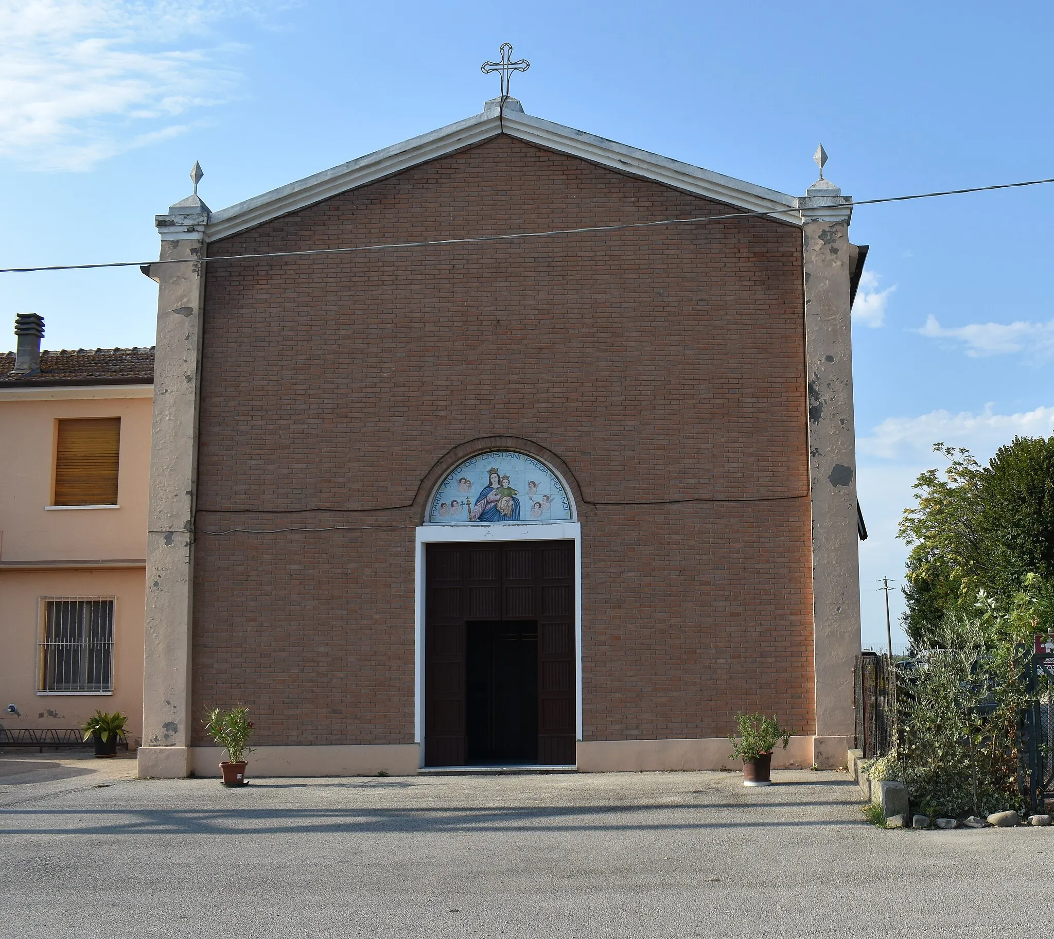 Photo showing: Facciata della chiesa di San Giovanni in Bosco a Gherardi, Jolanda di Savoia (Ferrara)