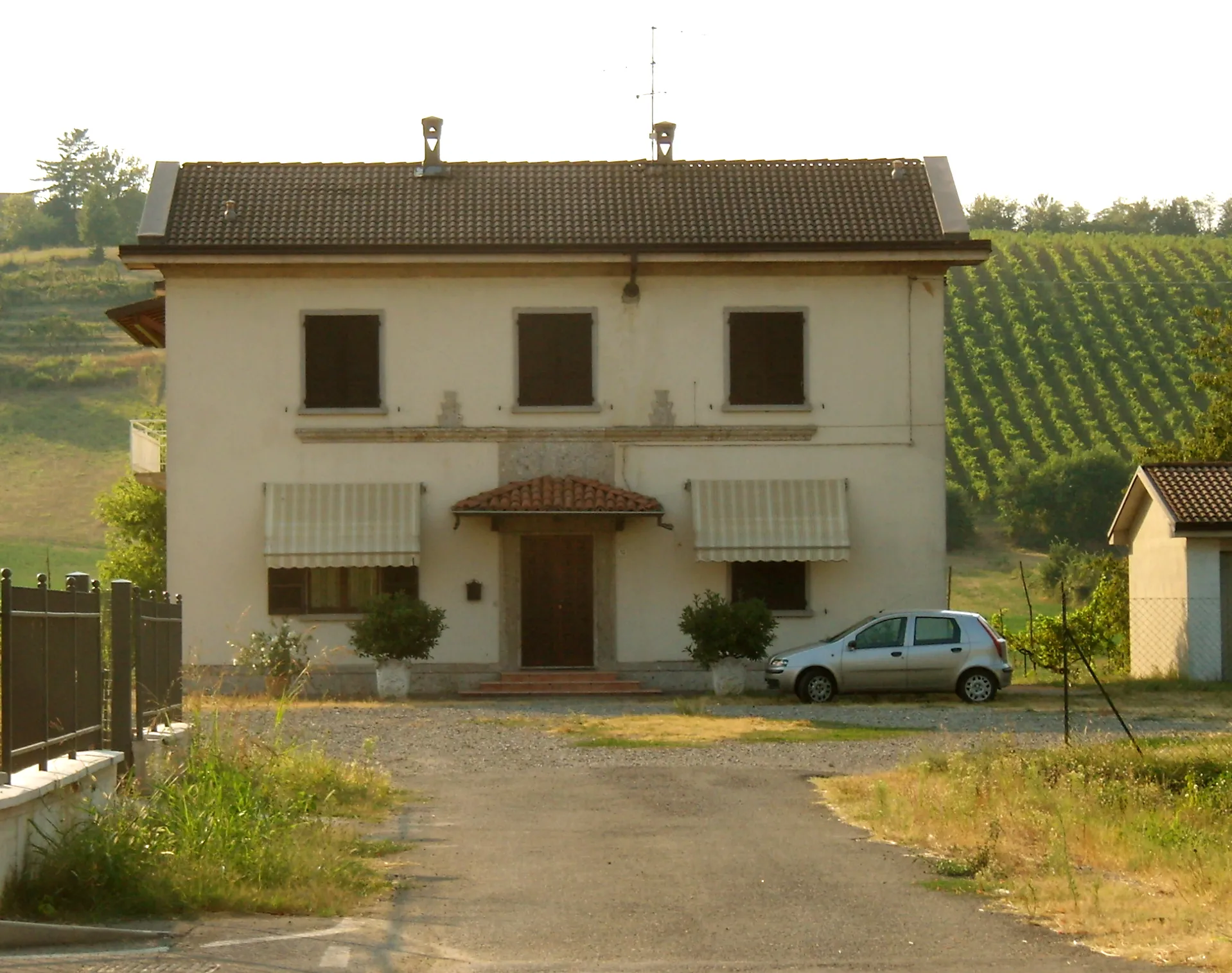 Photo showing: Ex stazione ferroviaria di Villò.