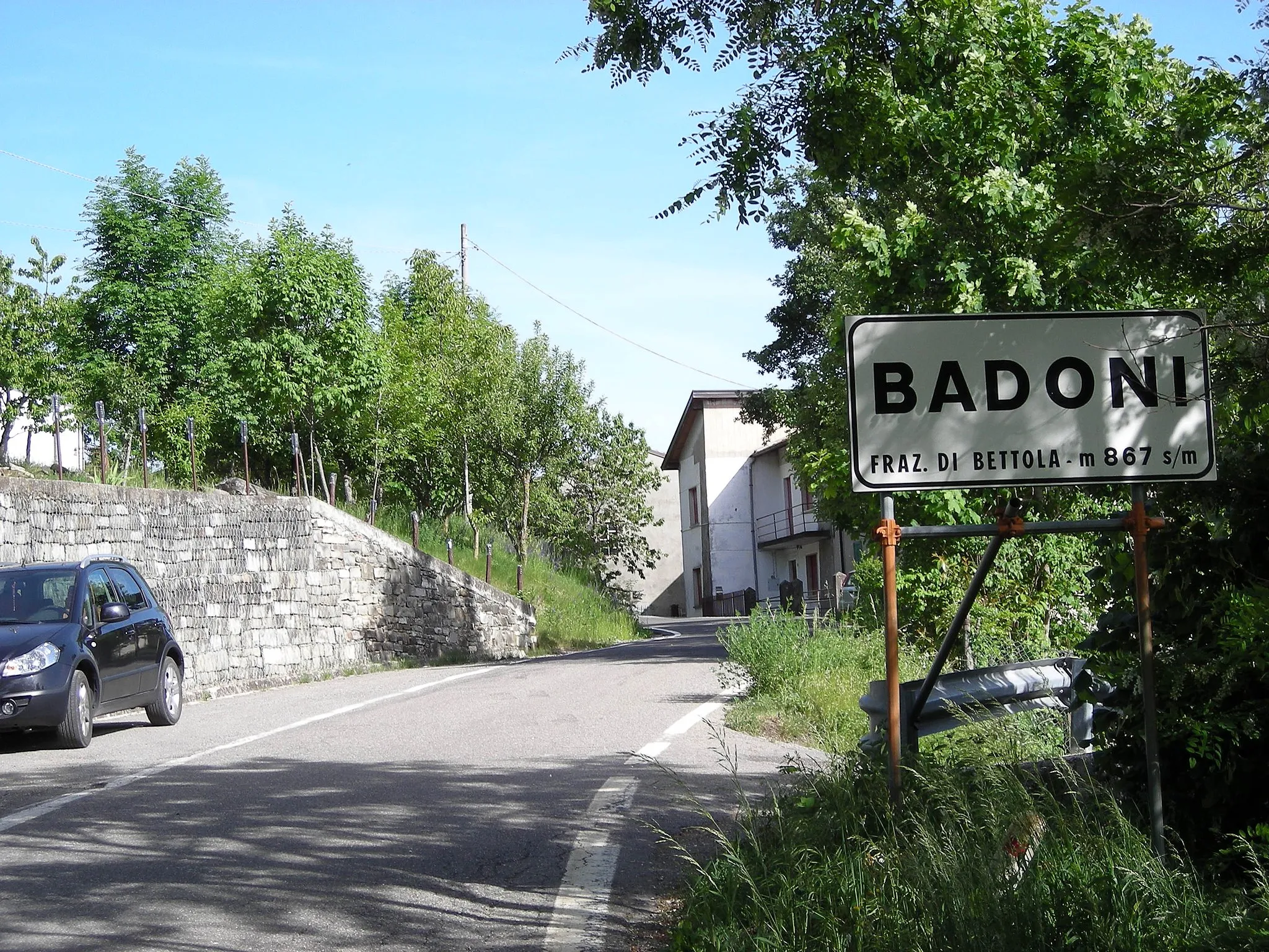 Photo showing: Ingresso nel paese di Badoni, venendo da Bettola