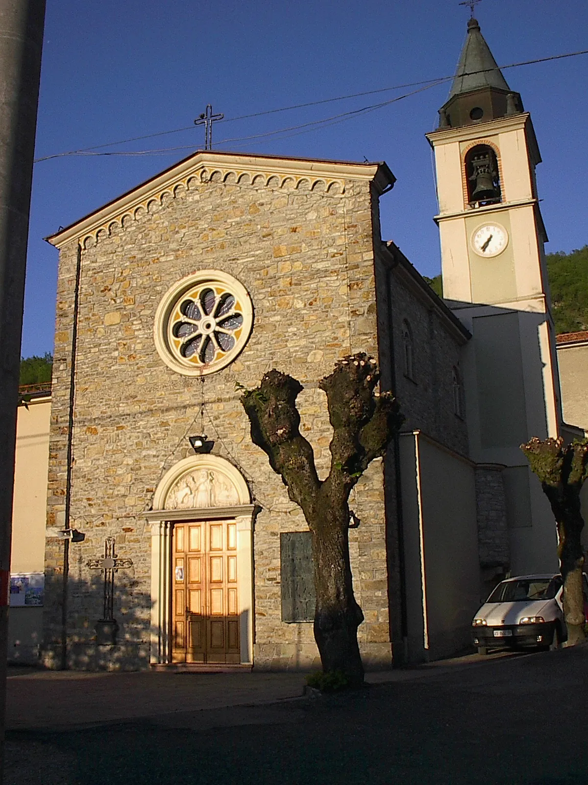 Photo showing: Cicogni, frazione di Pecorara: la chiesa parrocchiale di Sant'Antonio Abate.