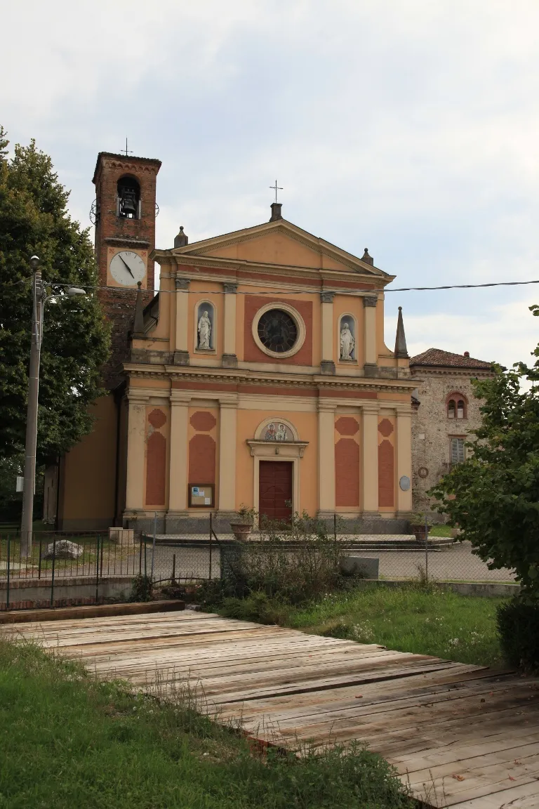 Photo showing: Tuna, frazione di Gazzola: la chiesa parrocchiale dei Santi Faustino e Giovita (08/2010).