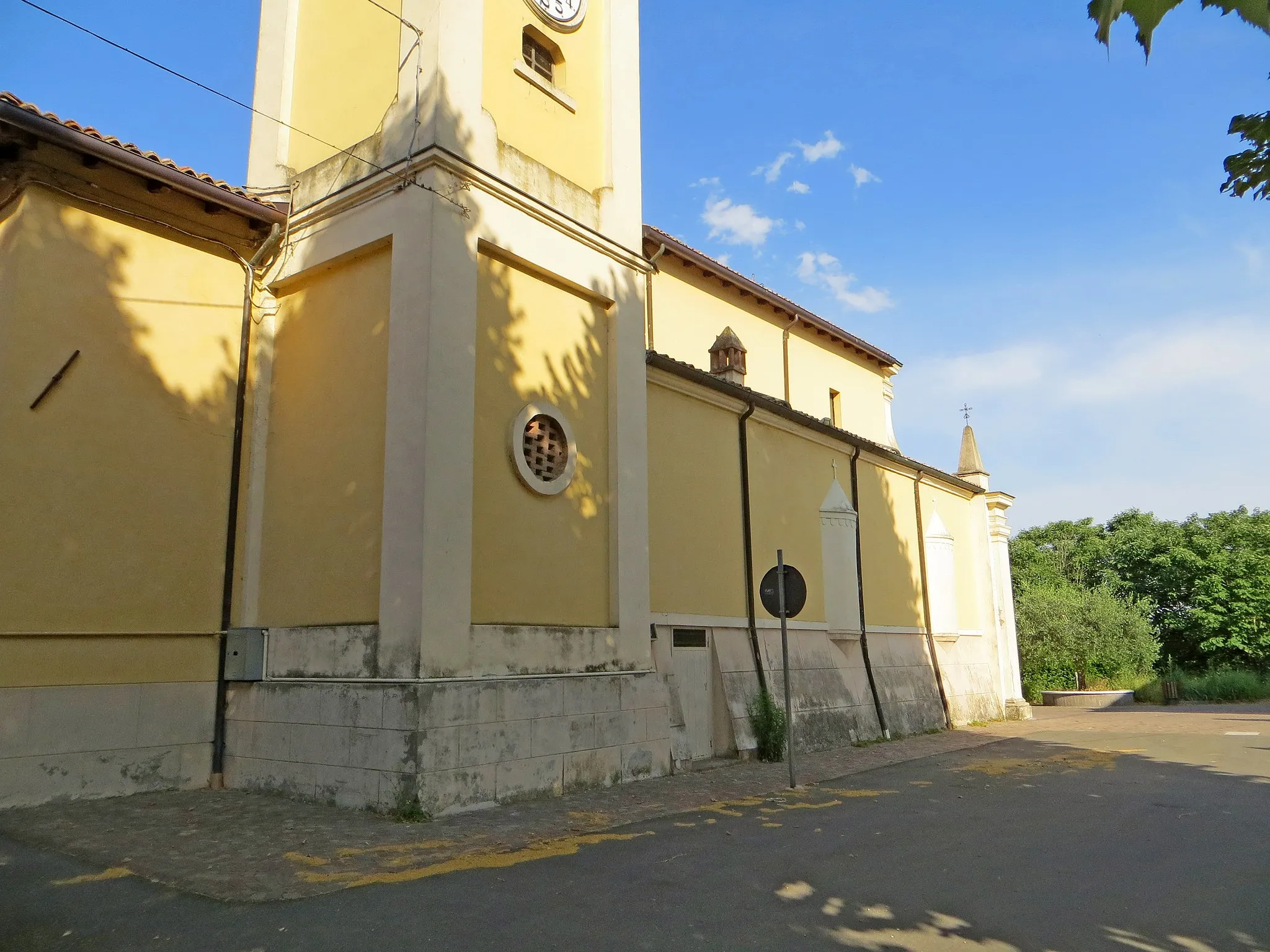 Photo showing: Chiesa di San Lorenzo (Tortiano, Montechiarugolo) - lato sud