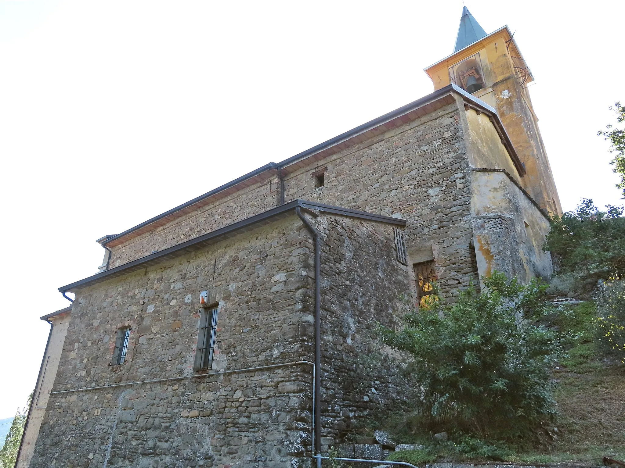 Photo showing: Retro e lato est della chiesa di San Martino Vescovo