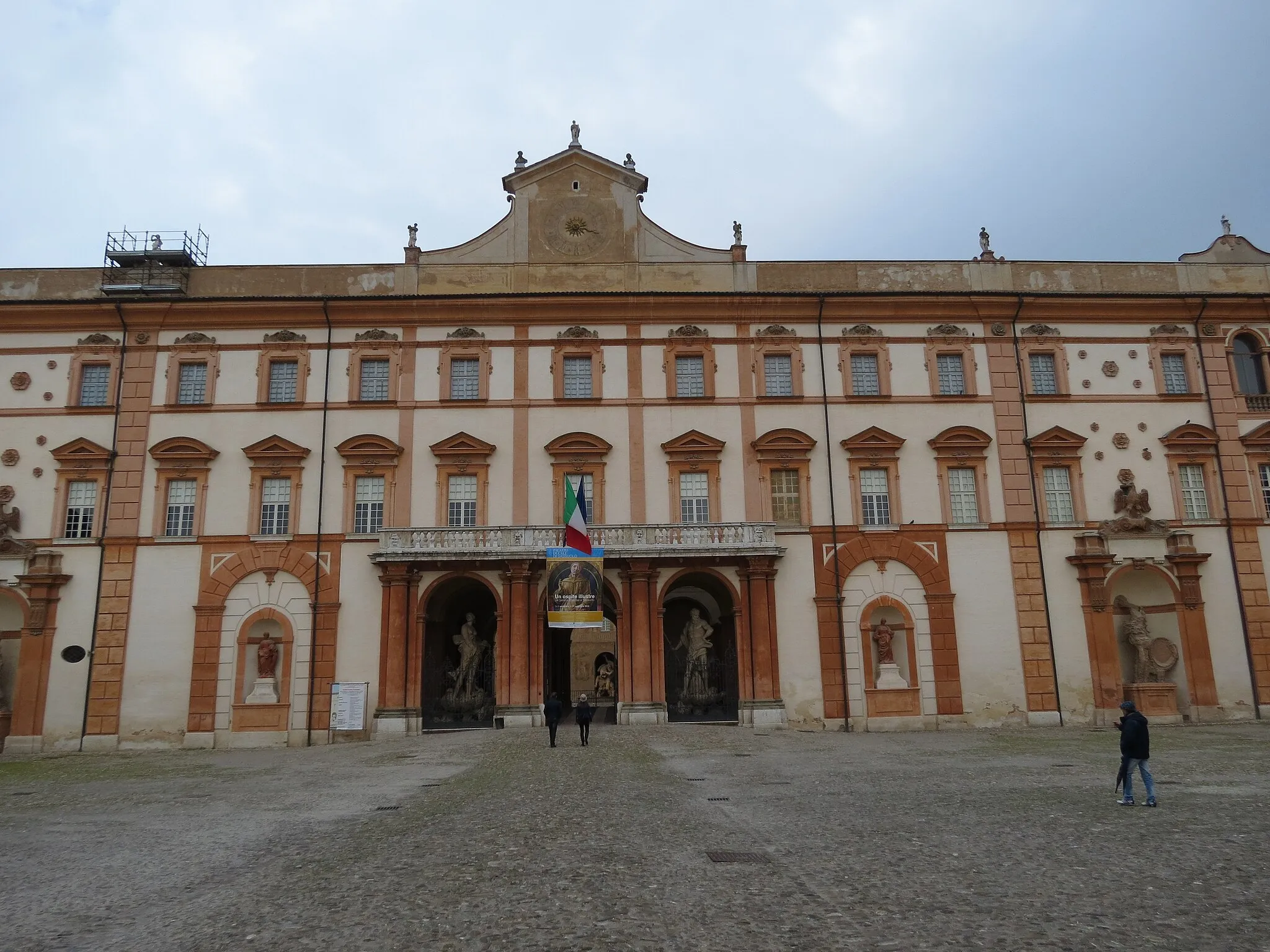 Photo showing: Ingresso Del Palazzo