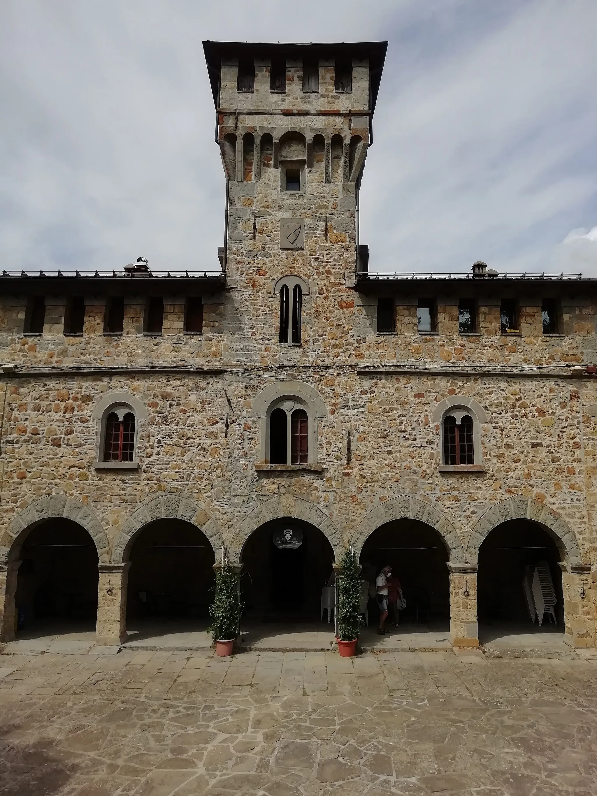 Photo showing: Castello Manservisi - Castelluccio