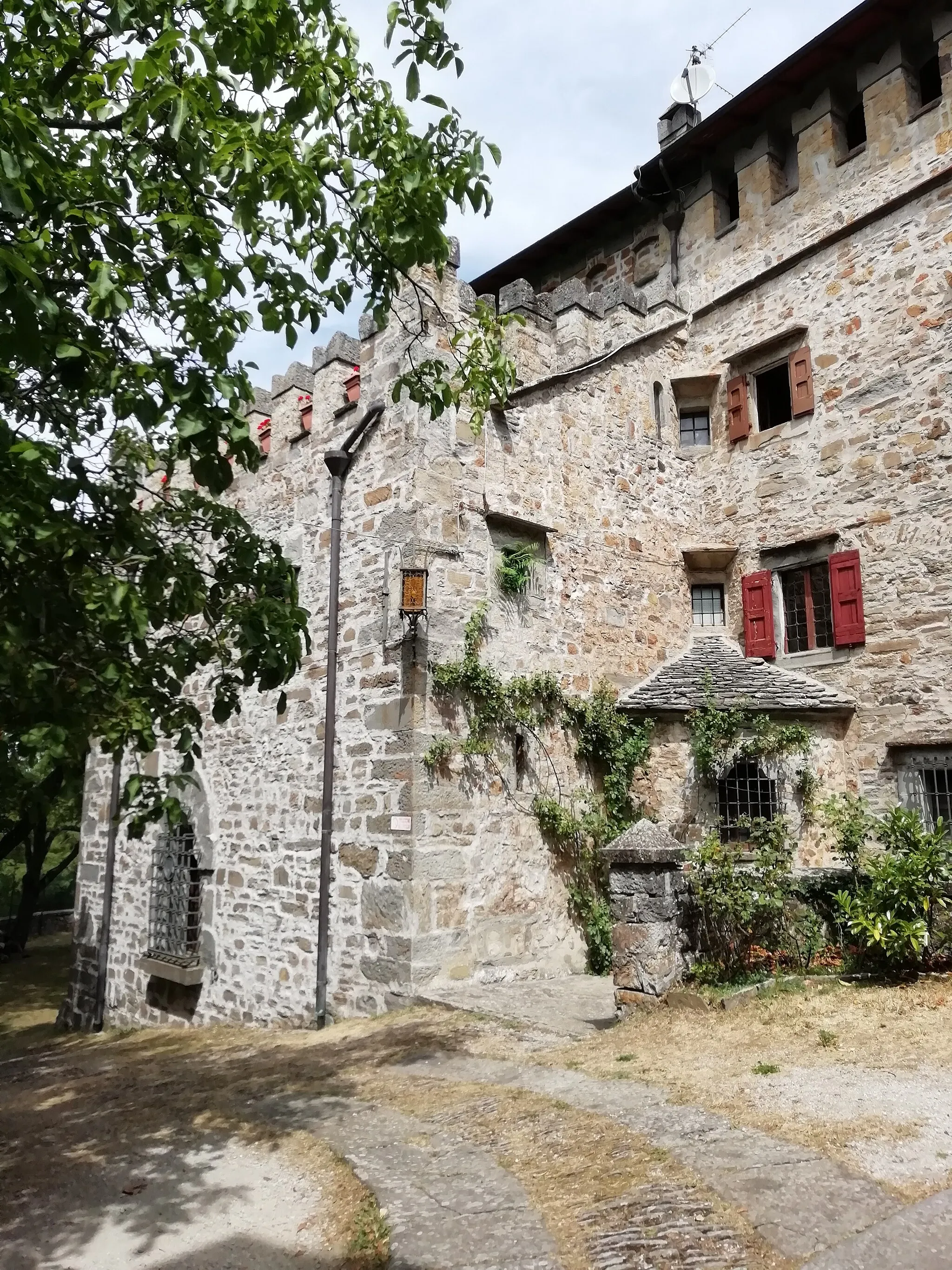 Photo showing: Castello Manservisi - Castelluccio