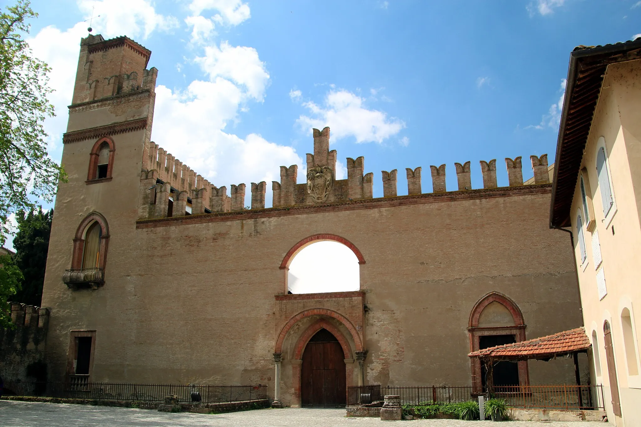 Photo showing: Via degli Dei, Sasso Marconi, Palazzo de' Rossi (Pontecchio Marconi)