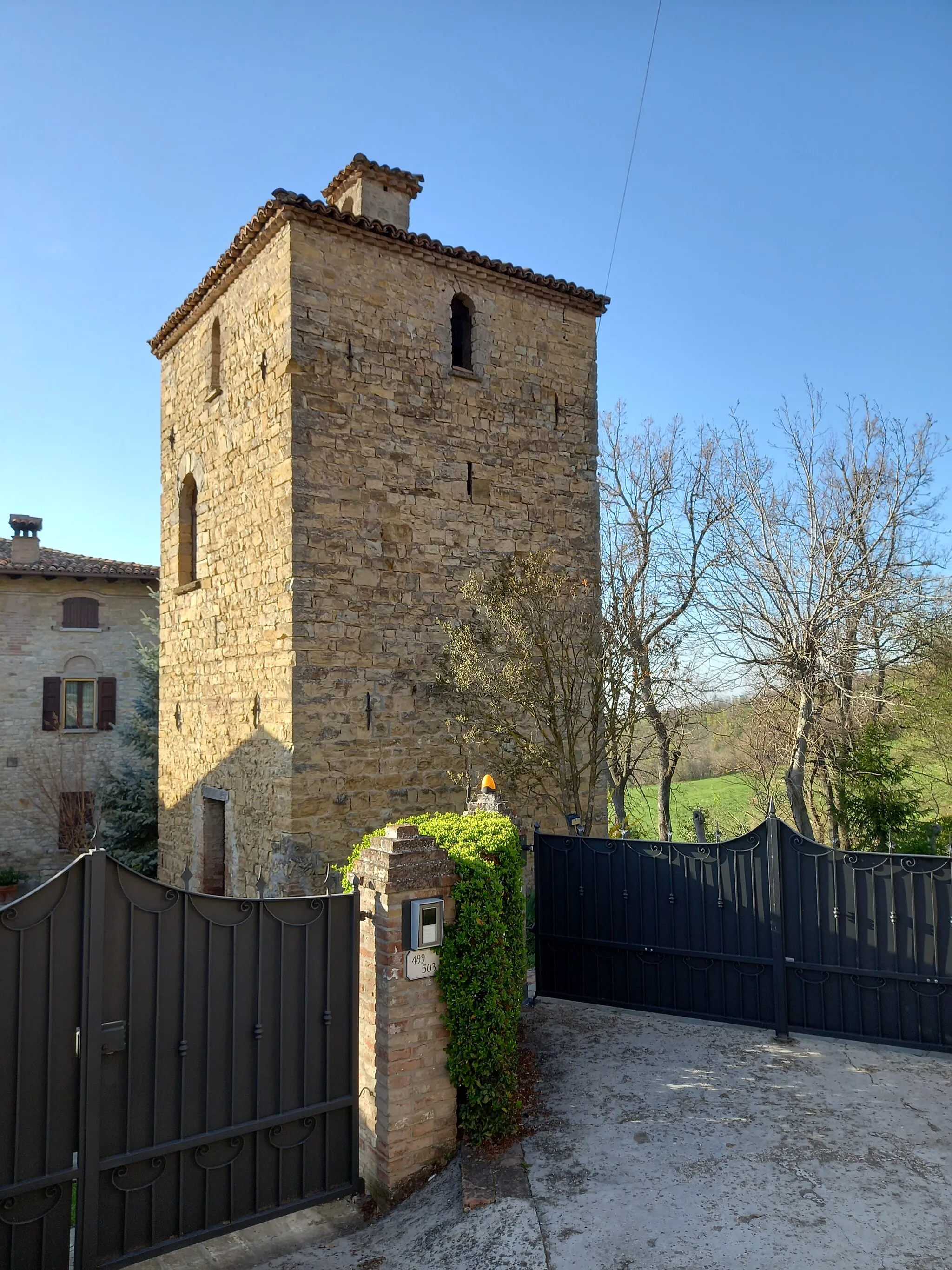 Photo showing: Balugola Tower - Riccò, Serramazzoni