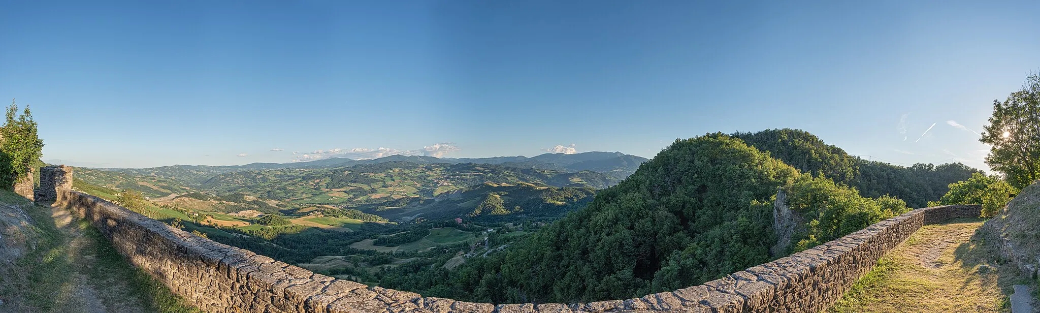 Photo showing: Vista dal Castello delle Carpinete - Carpineti, Reggio Emilia, Italia