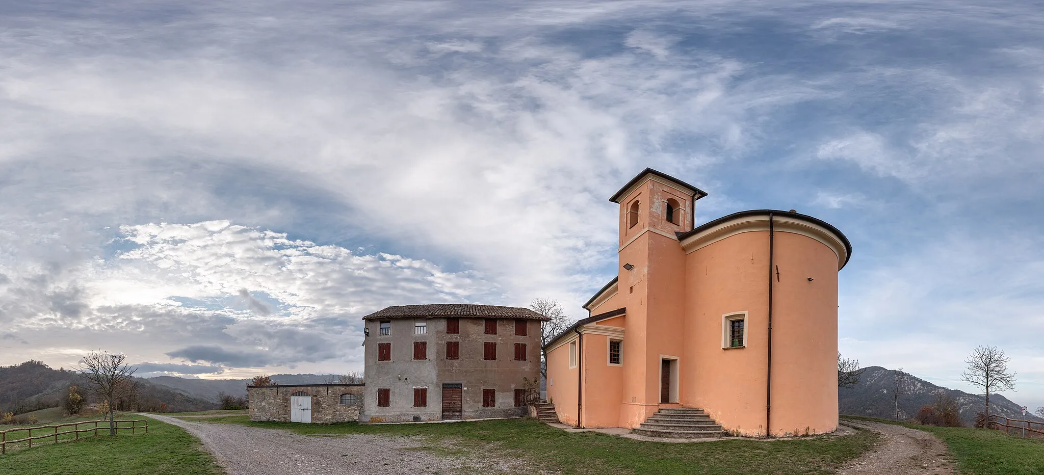 Photo showing: Santuario Madonna di S. Siro – San Giovanni di Querciola, Viano, Reggio Emilia, Italia