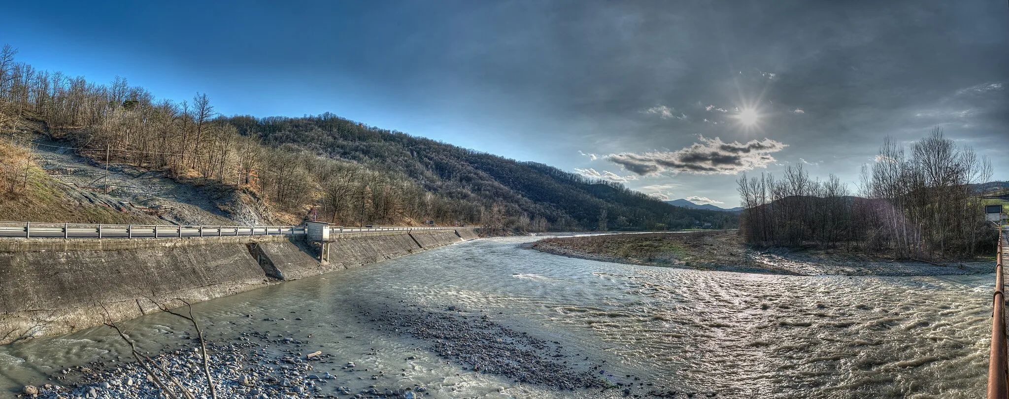 Photo showing: Fiume Enza - Canossa, Reggio Emilia, Italia