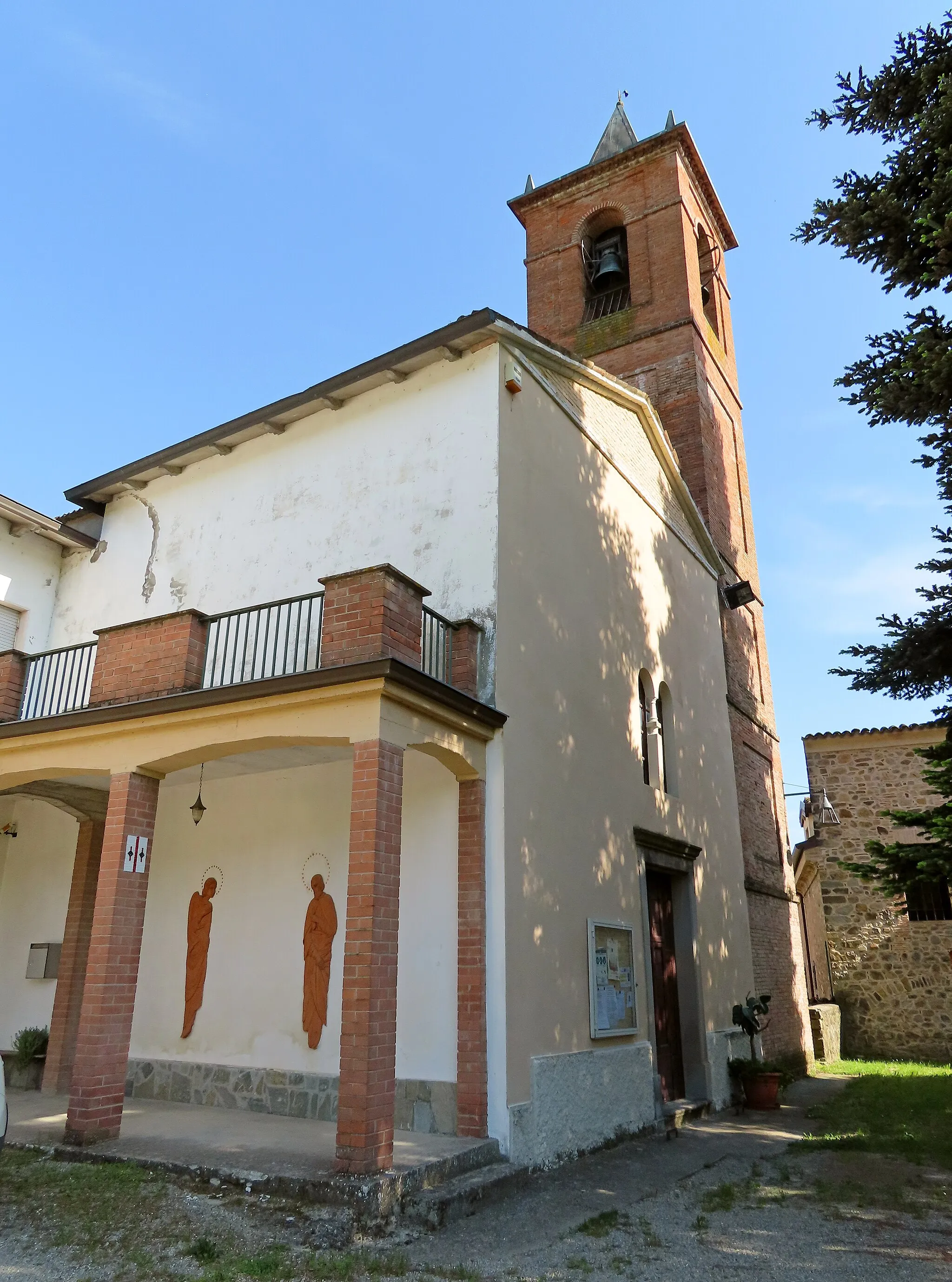 Photo showing: Facciata e lato nord della chiesa di Sant'Ilario