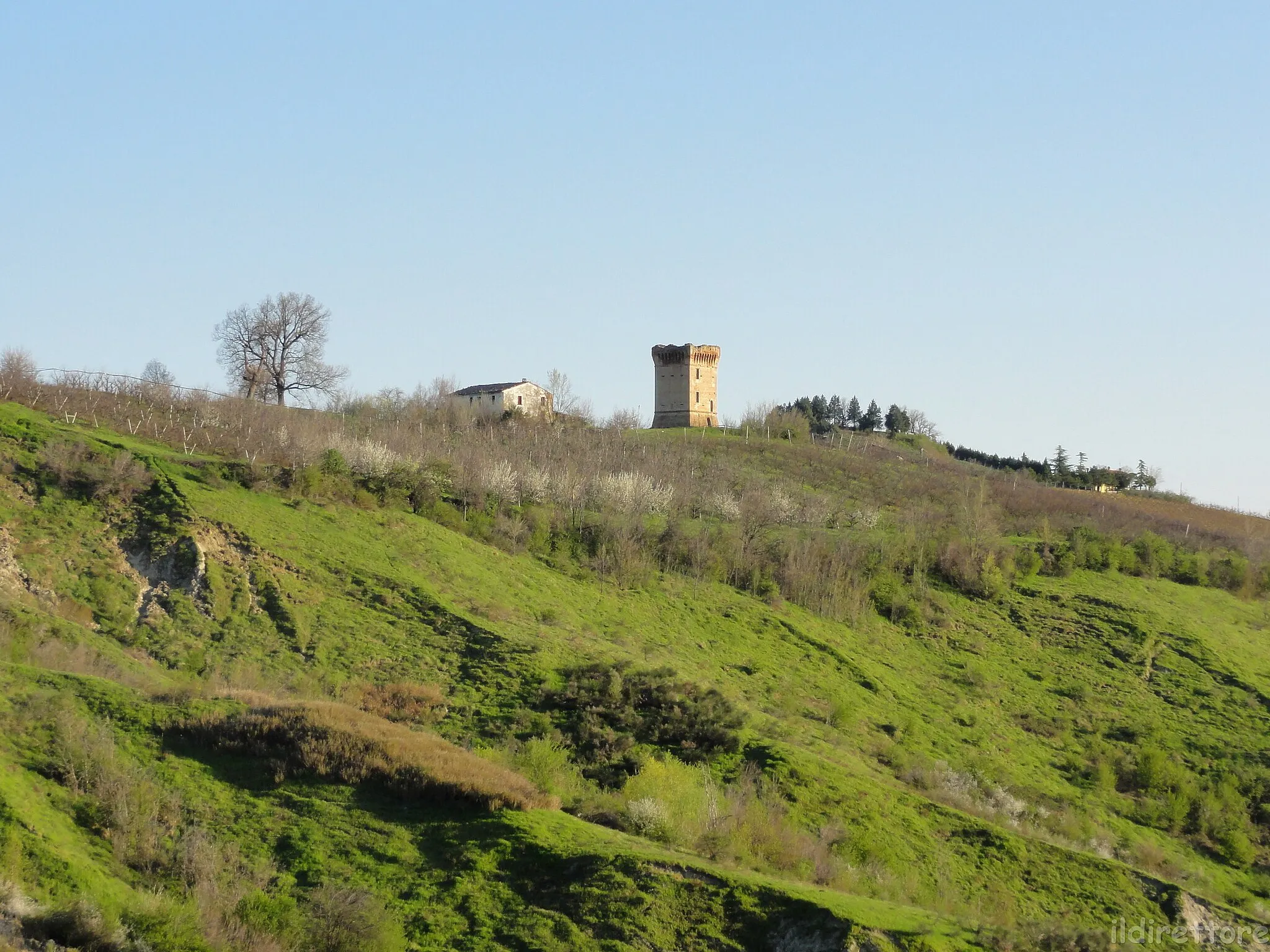 Photo showing: la Torre del Marino