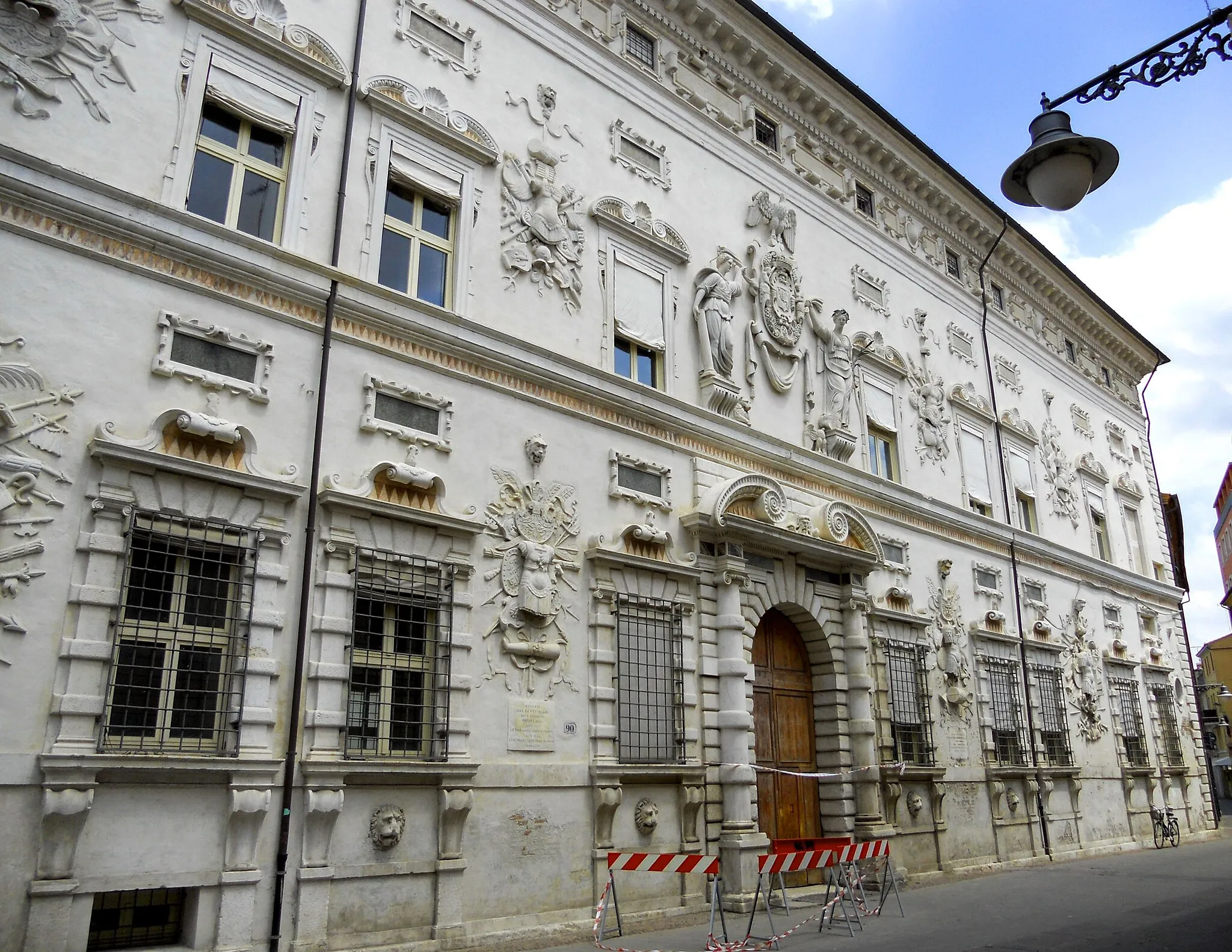 Photo showing: Palazzo Bentivoglio (Ferrara), facciata