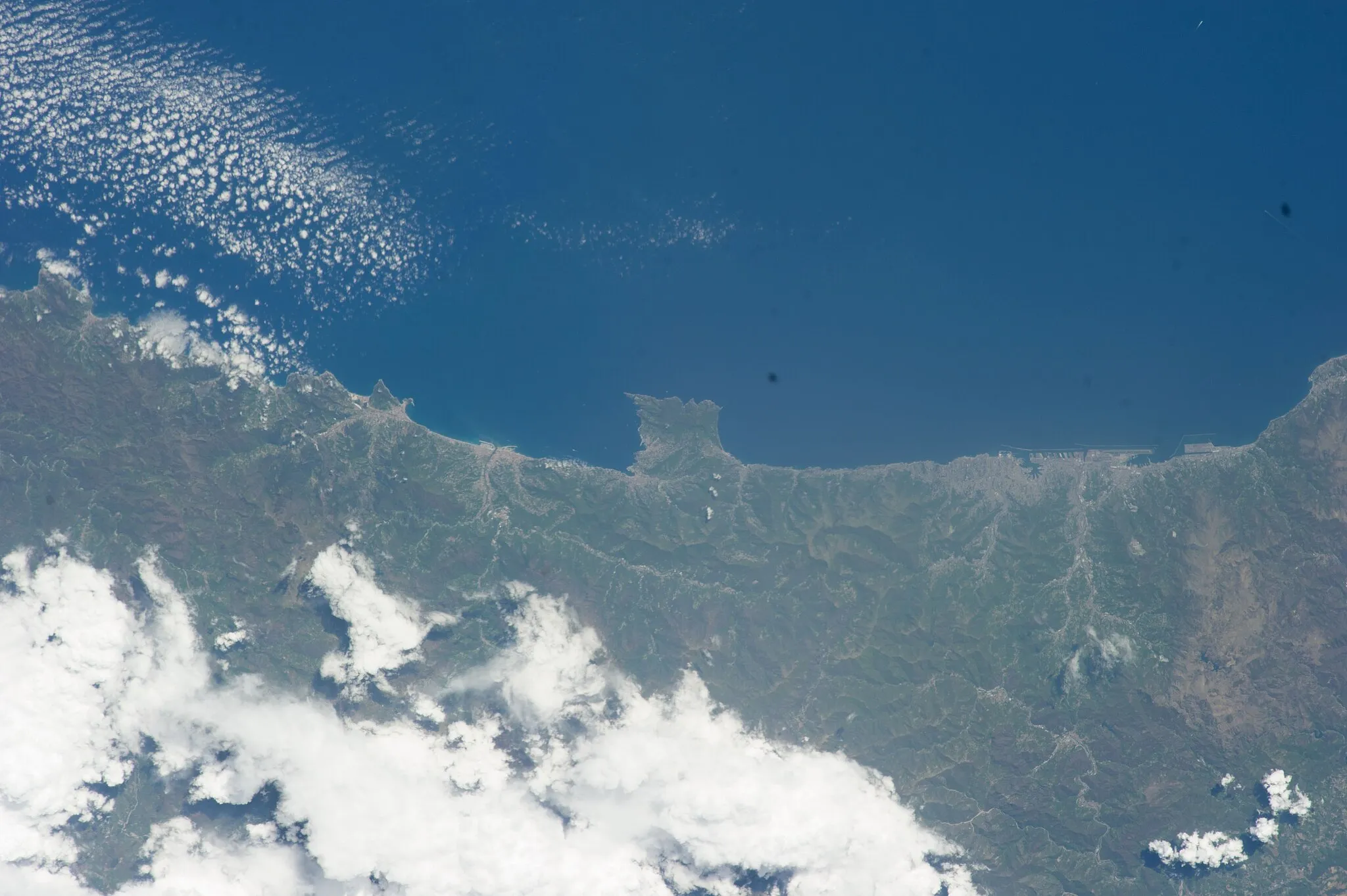 Photo showing: View of Italy taken during ISS Expedition 39.
