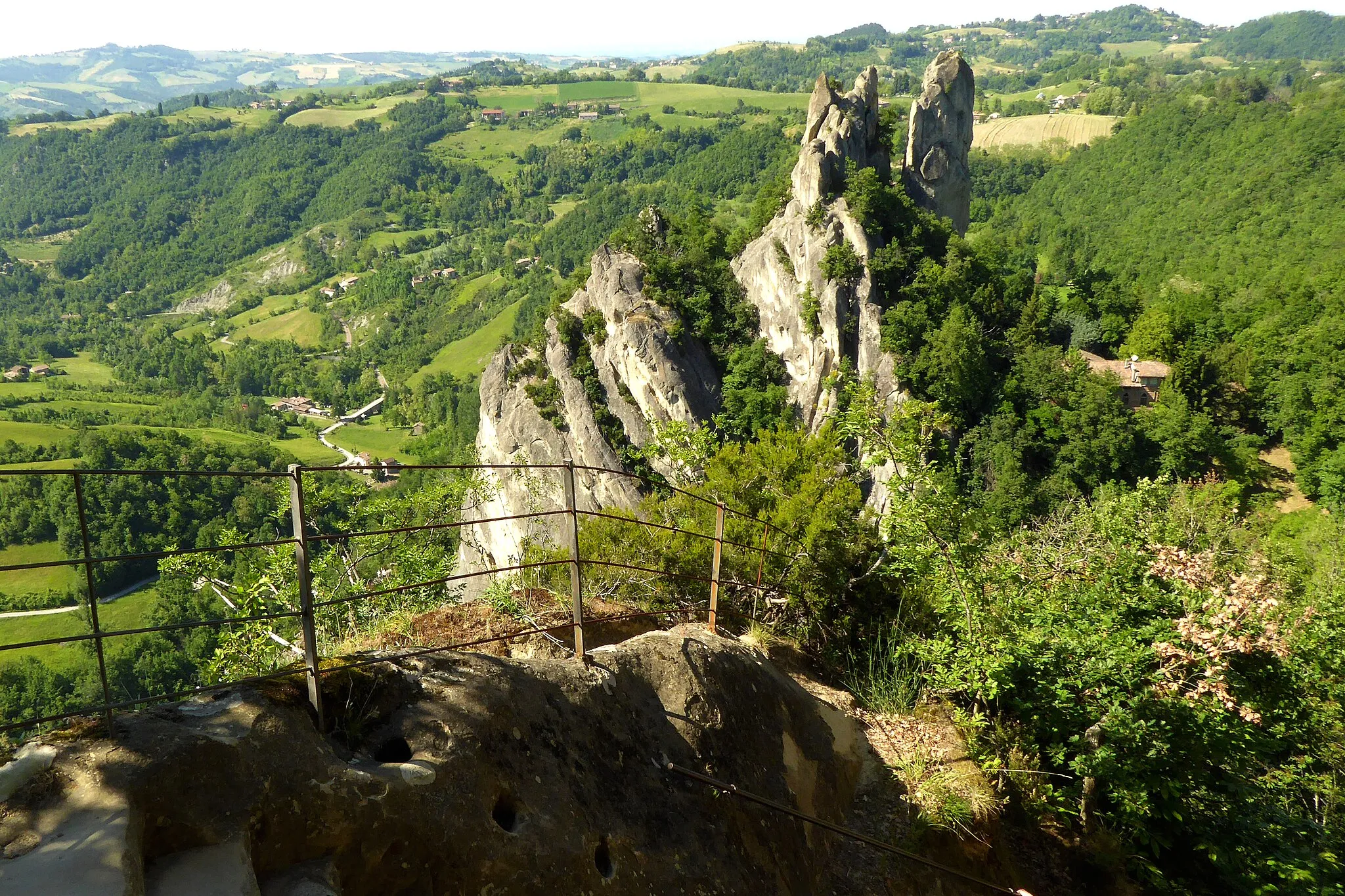 Photo showing: Parco Regionale dei Sassi di Roccamalatina - area protetta dell'Appennino modenese