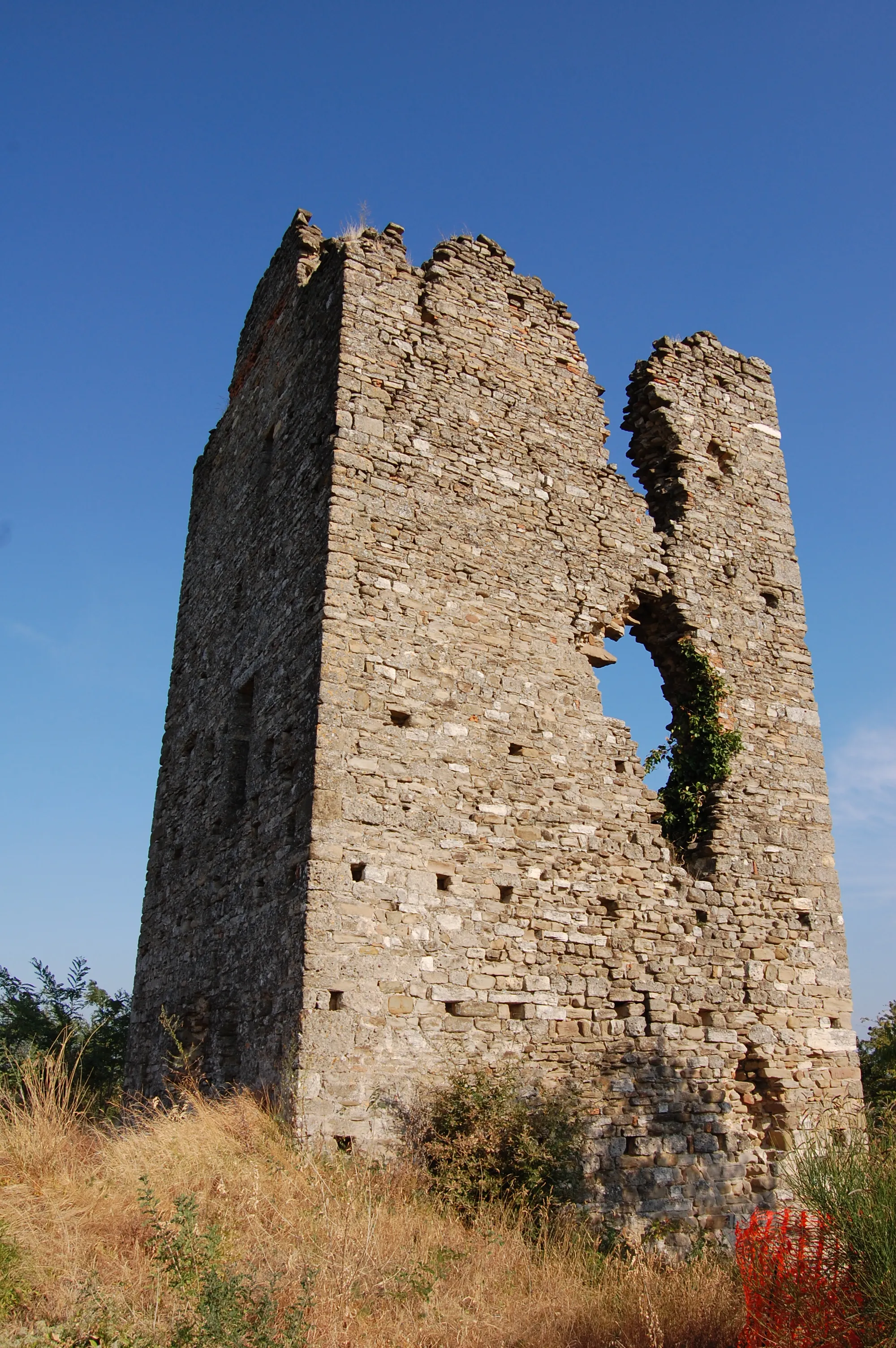 Photo showing: Torre Castelnuovo, a Medieval tower in Meldola, Forlì-Cesena, Italy