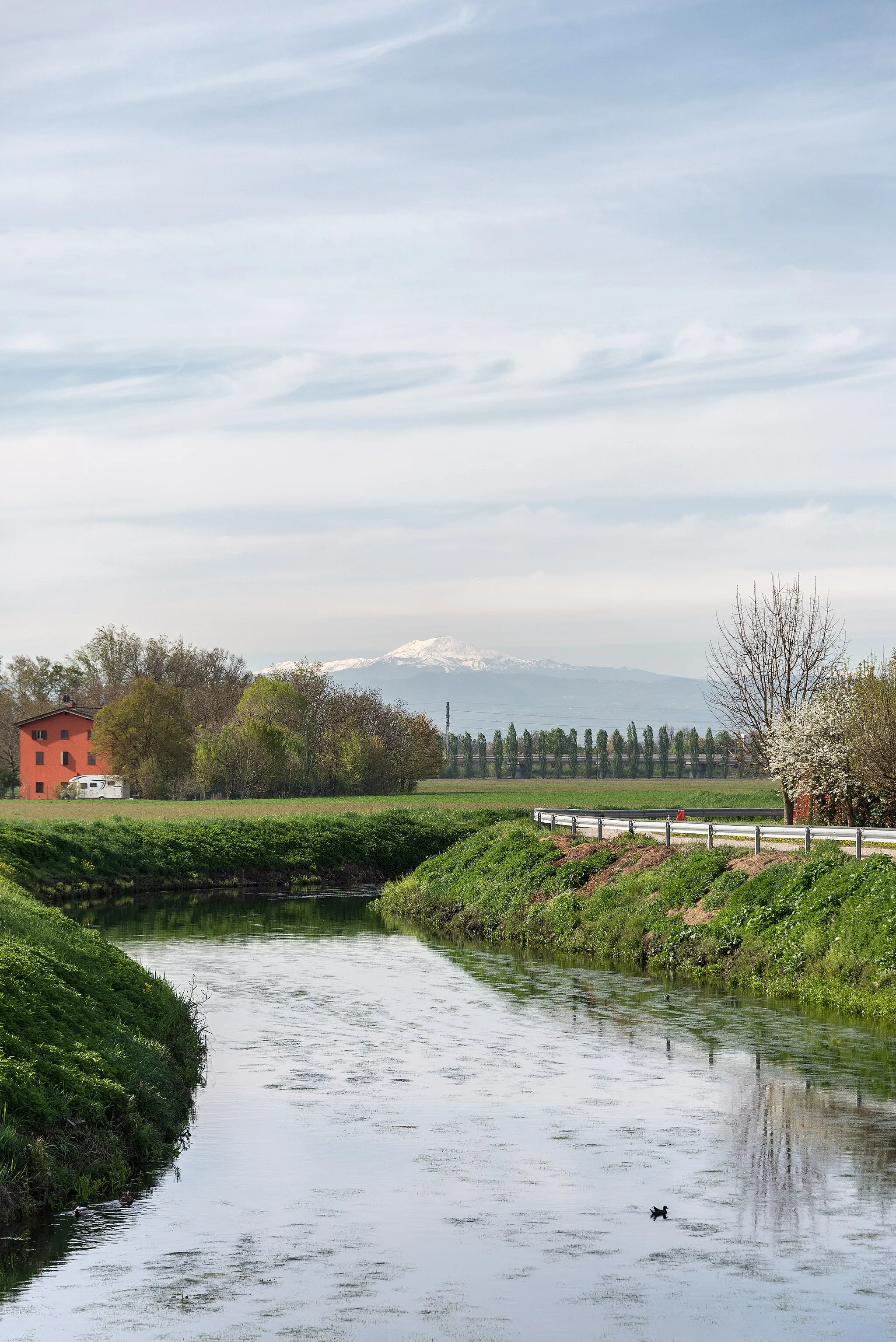 Photo showing: Canale Naviglio e Monte Cimone - Albareto, Modena, Italia