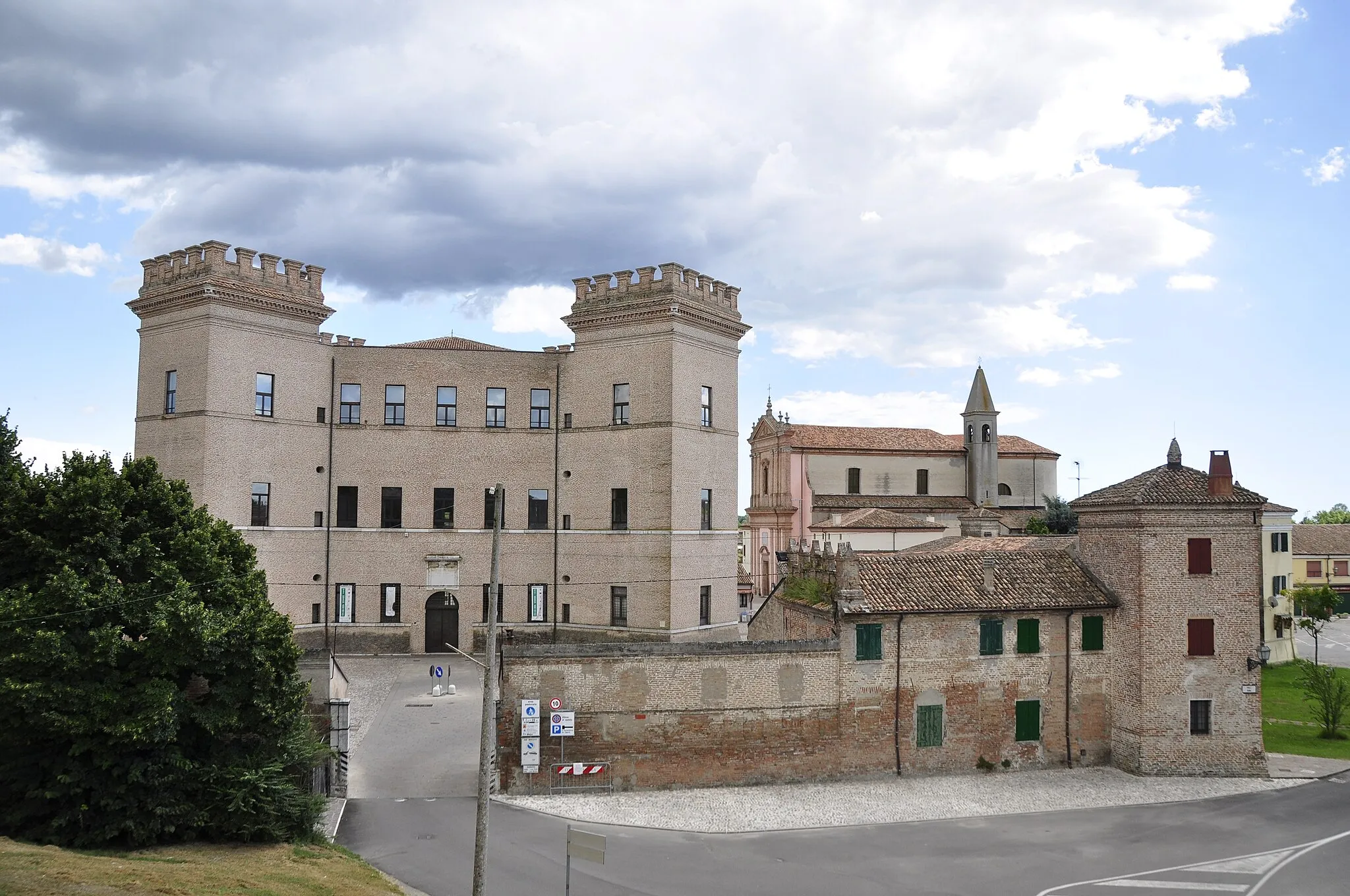Photo showing: Castello Estense della Mesola, Rückseite