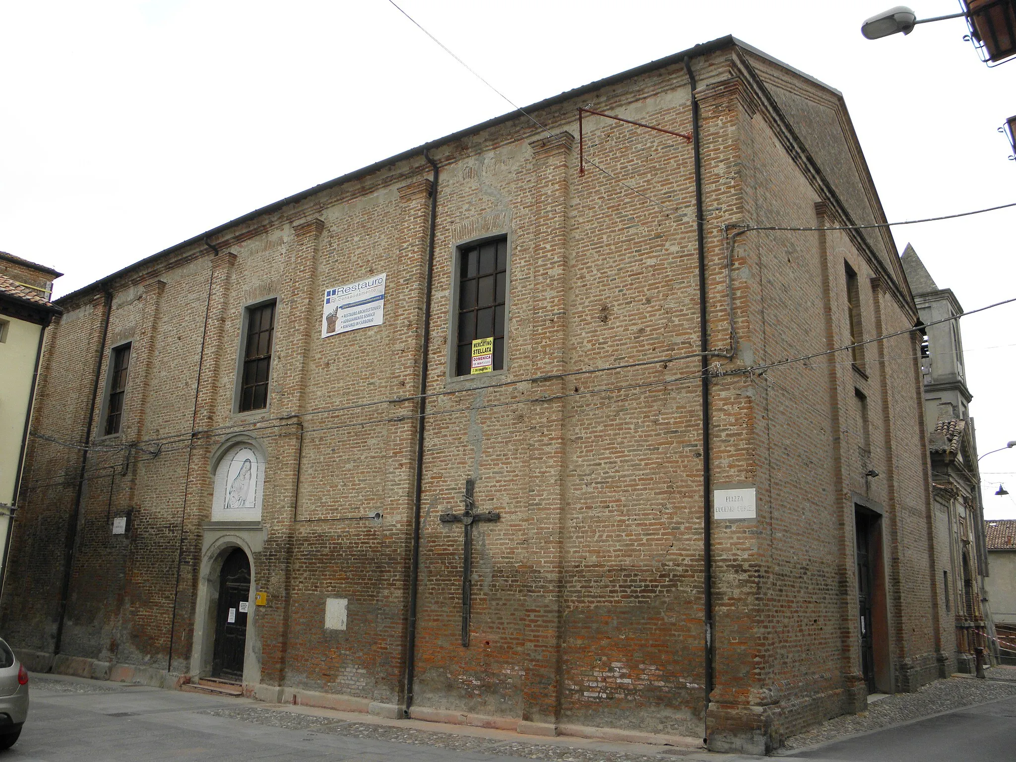 Photo showing: Stellata, frazione di Bondeno: piazza Gioacchino Pepoli, la chiesa parrocchiale della Natività di Maria Vergine in Stellata (XV secolo).