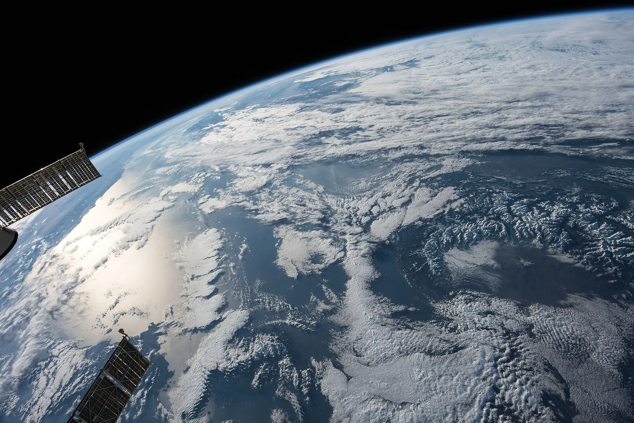 Photo showing: View of Earth taken during ISS Expedition 53.