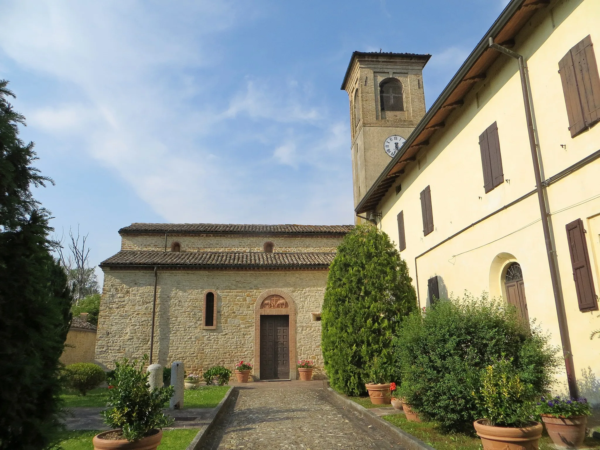 Photo showing: Pieve dei Santi Ippolito e Cassiano (Gaione, Parma) - lato sud