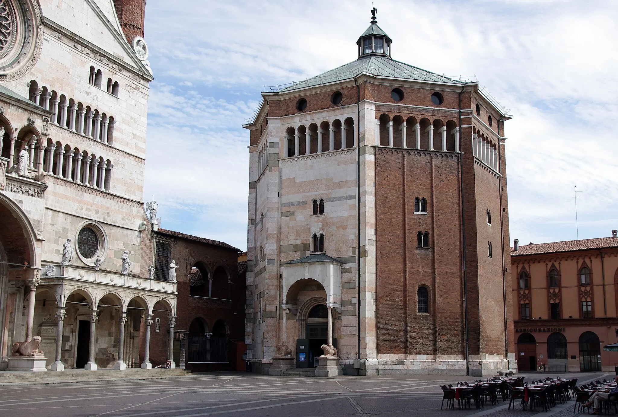 Photo showing: The Cremona Baptistery