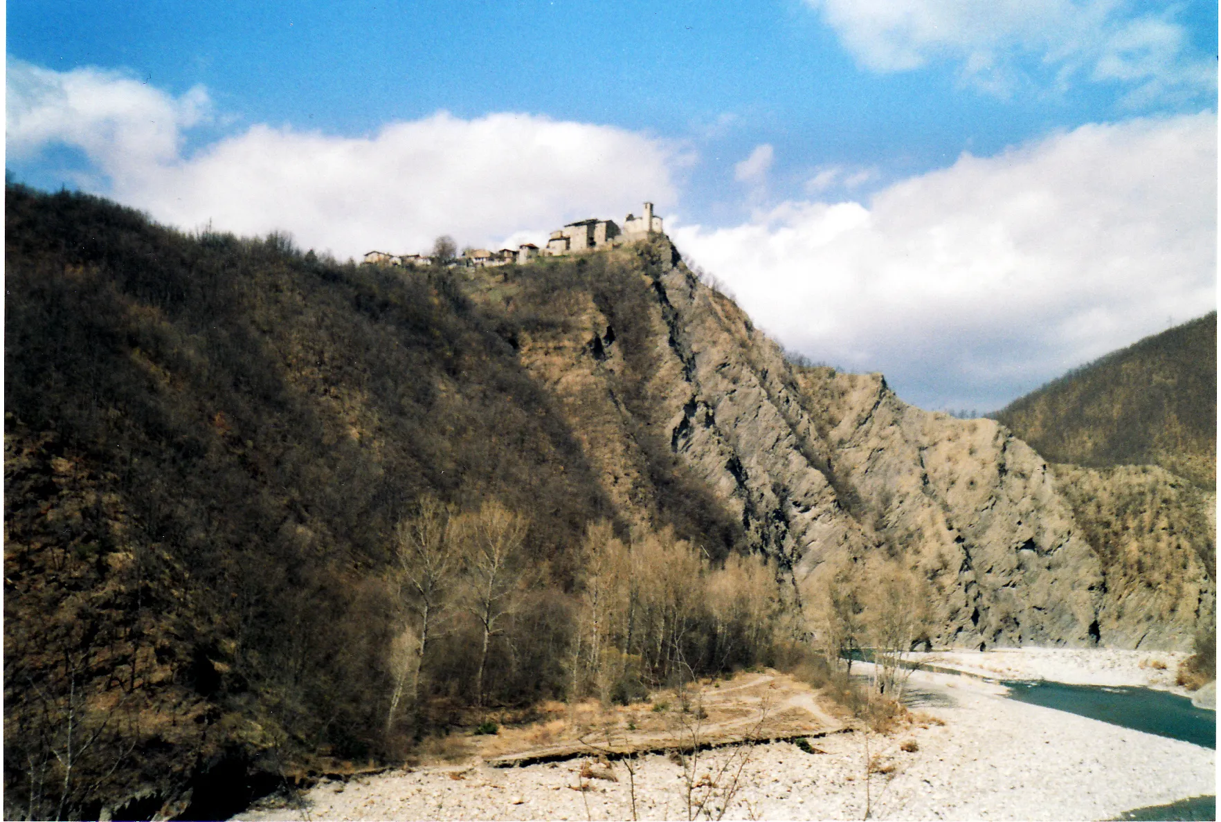 Photo showing: Brugnello di Cortebrugnatella