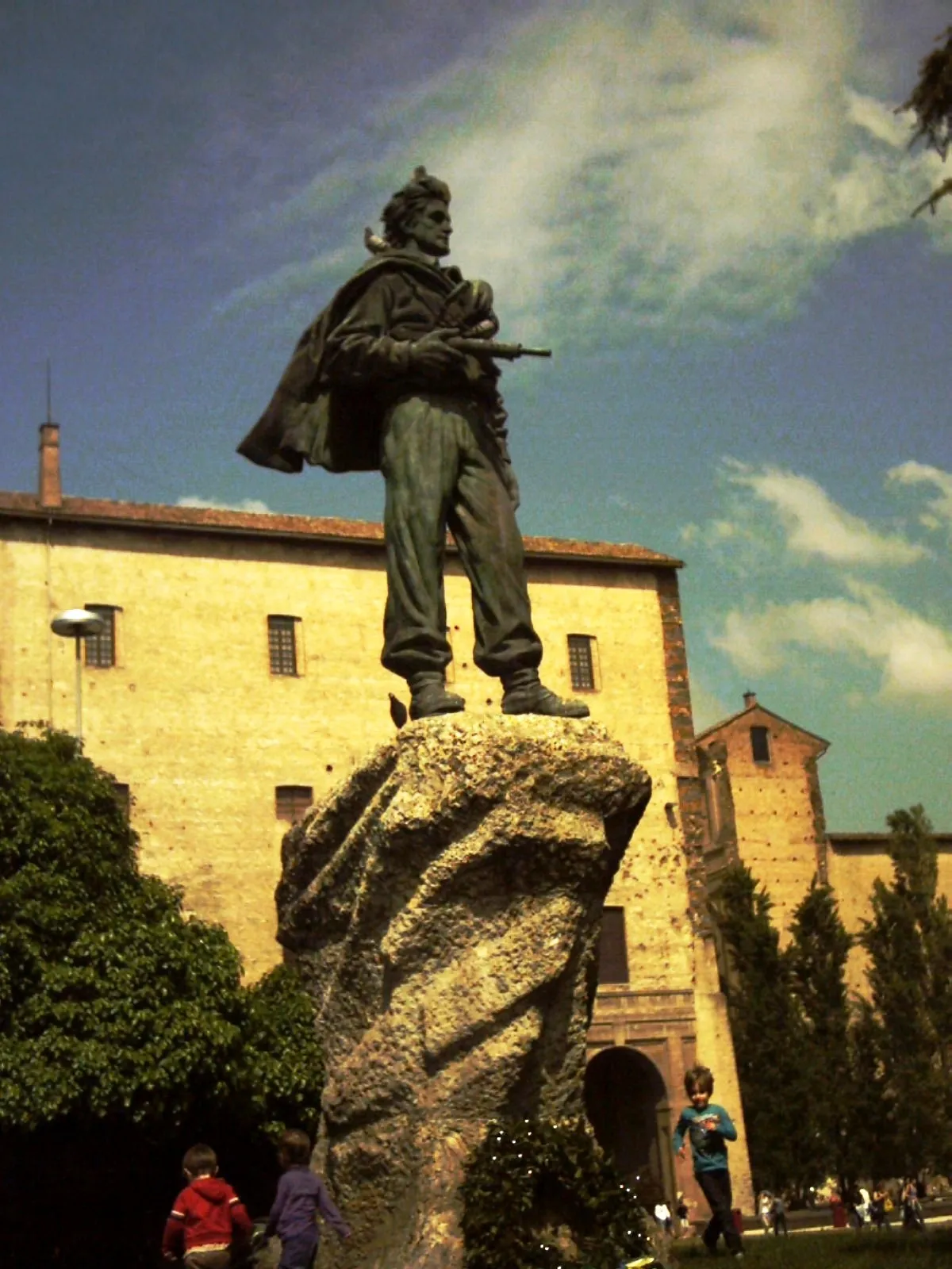 Photo showing: Monumento al Partigiano di Parma.