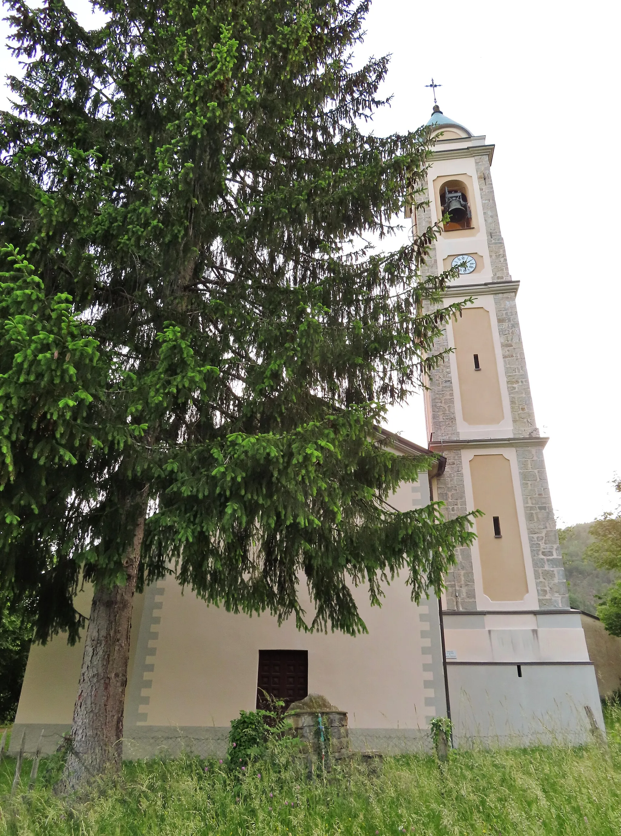 Photo showing: Facciata della chiesa di Sant'Apollinare