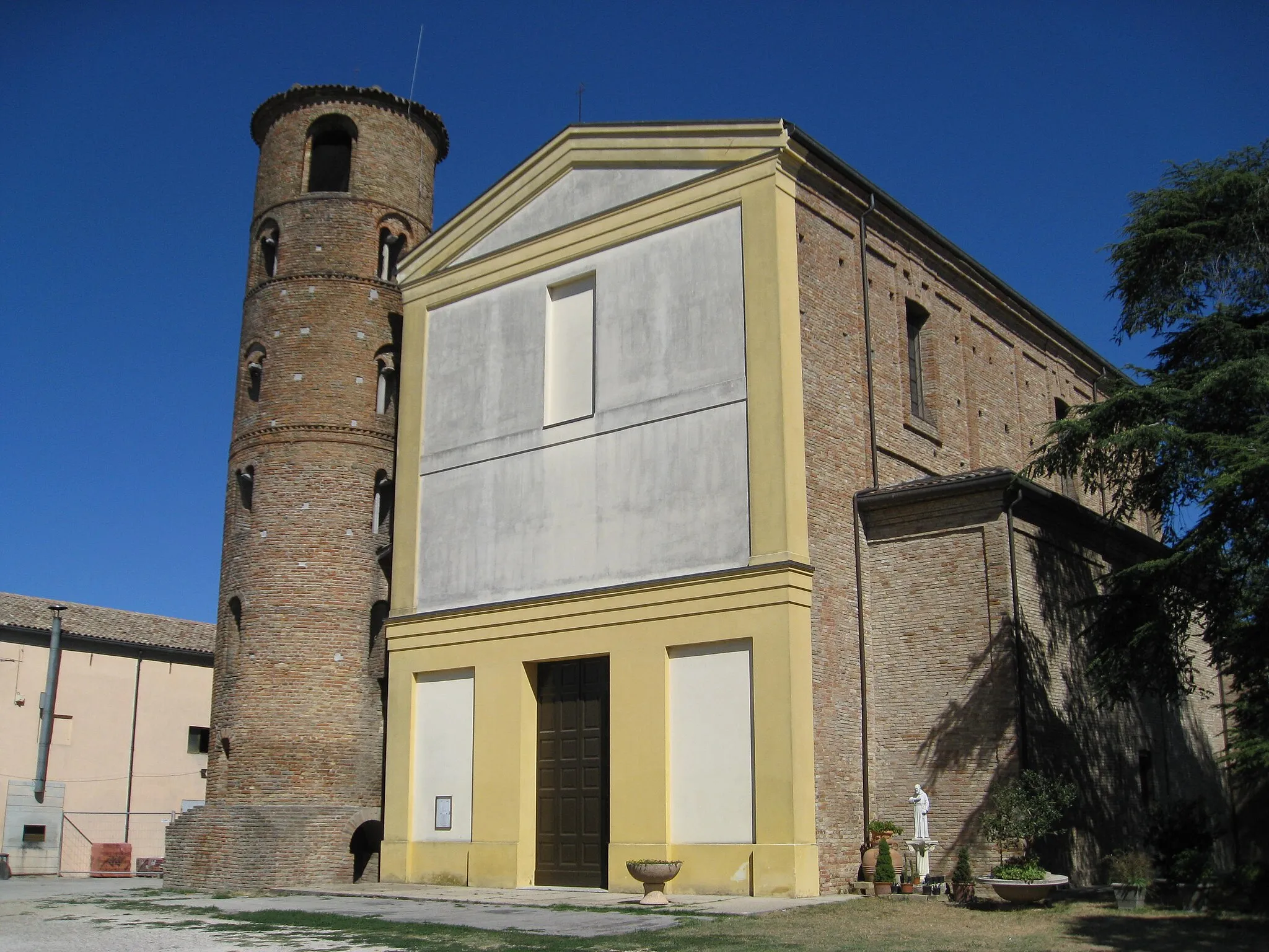 Photo showing: Perkele, Chiesa dei Santi Pietro e Paolo in Pievequinta