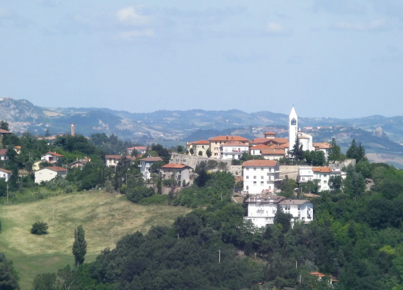 Photo showing: Panorama di Gemmano.