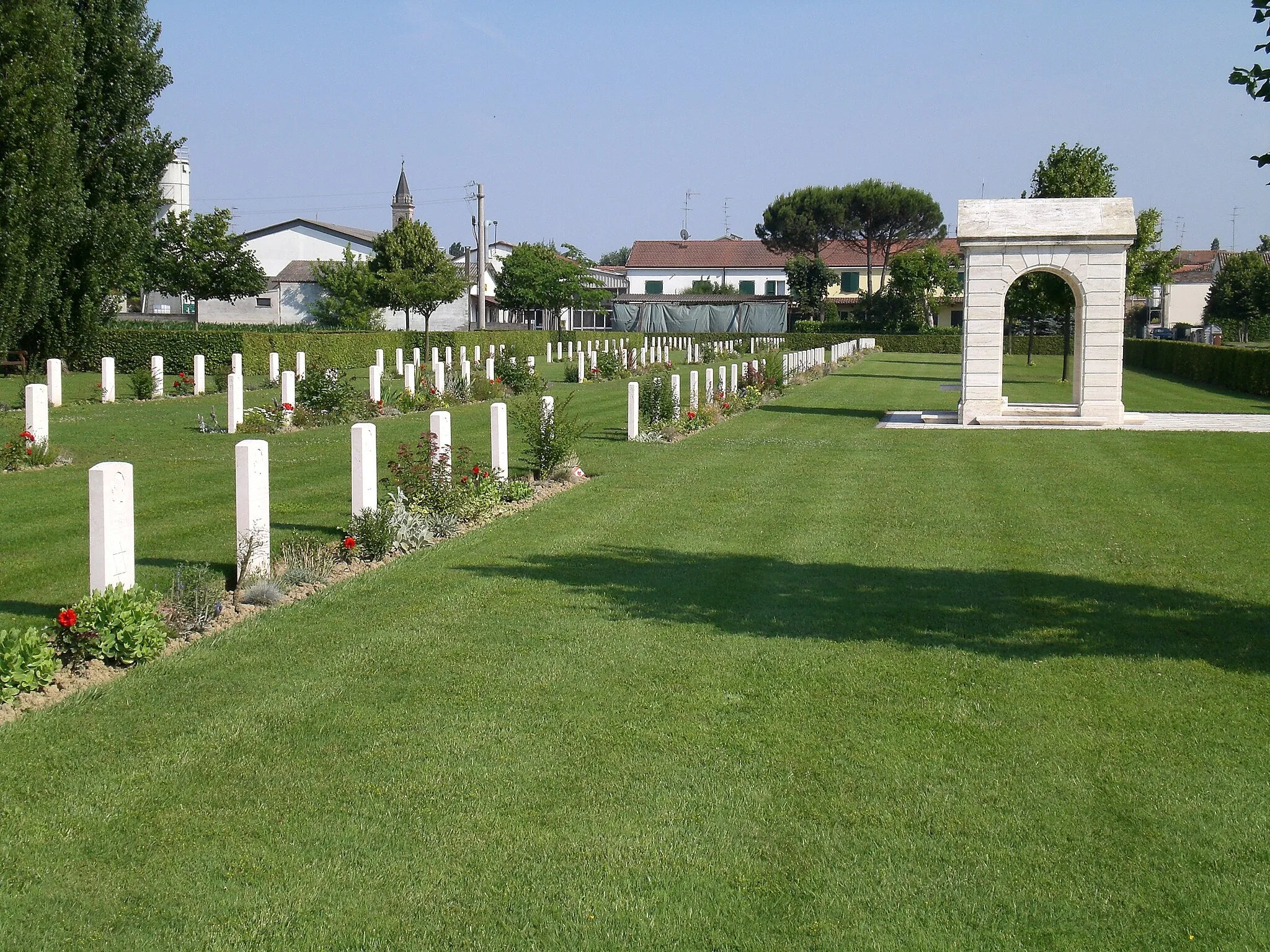Photo showing: Villanova Commonwealth War Cemetery