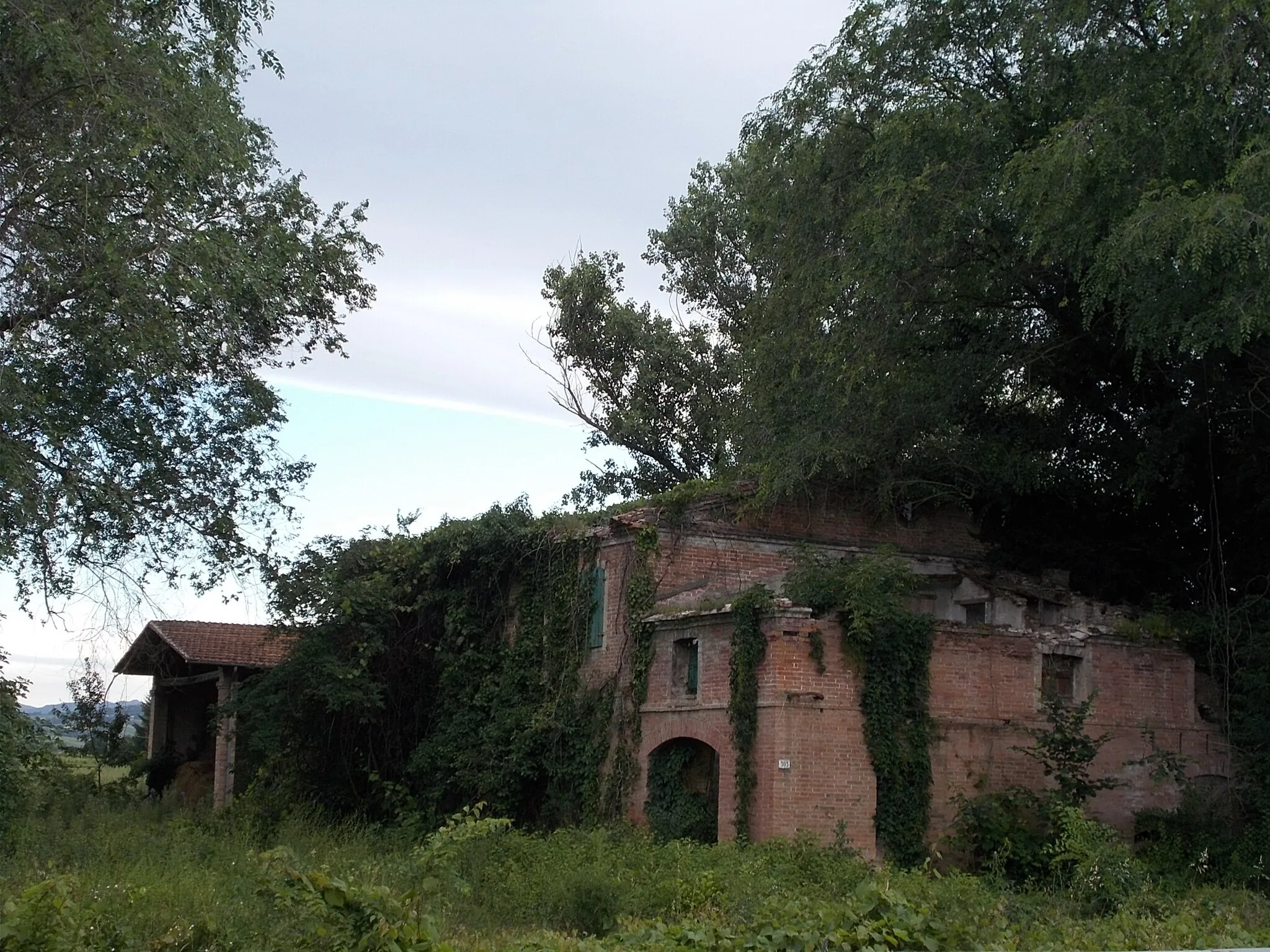 Photo showing: Forlì - romos ház Villanova közelében, a Via Emilia mentén
