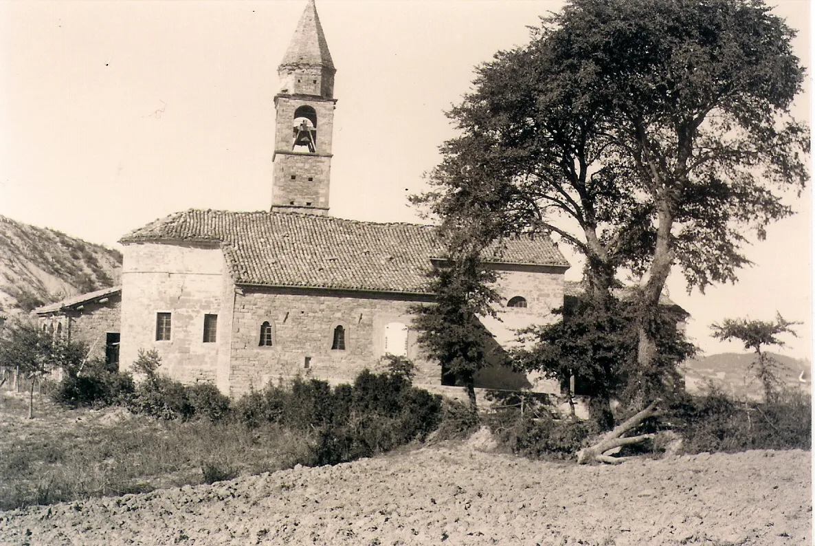 Photo showing: veduta della chiesa con l'antico campanile demolito nel 1950 assieme al portale in pietra all'ingresso del sagrato