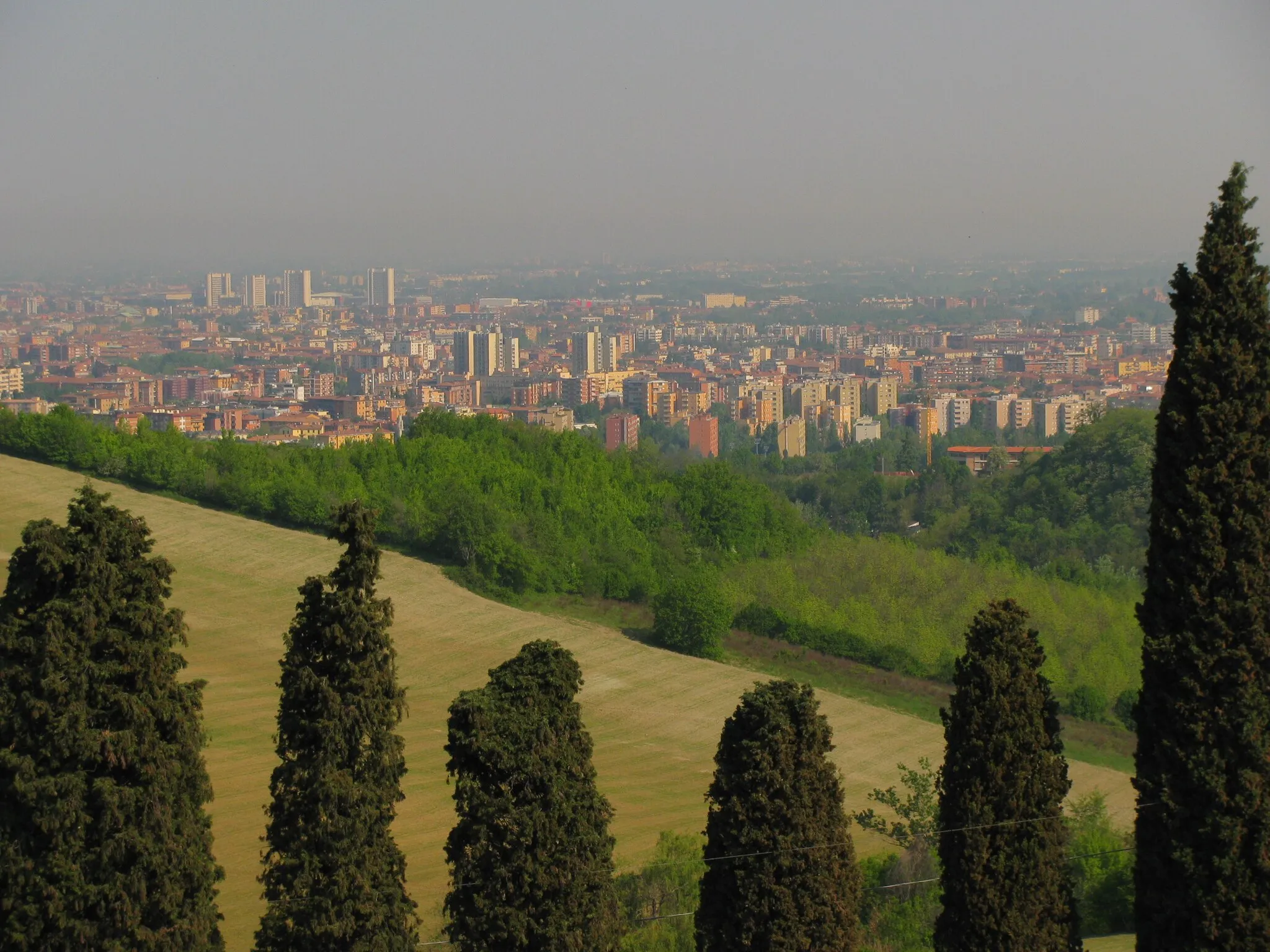 Photo showing: Il Quartiere Savena (Bologna) visto dalla cima del colle della Croara (San Lazzaro di Savena)