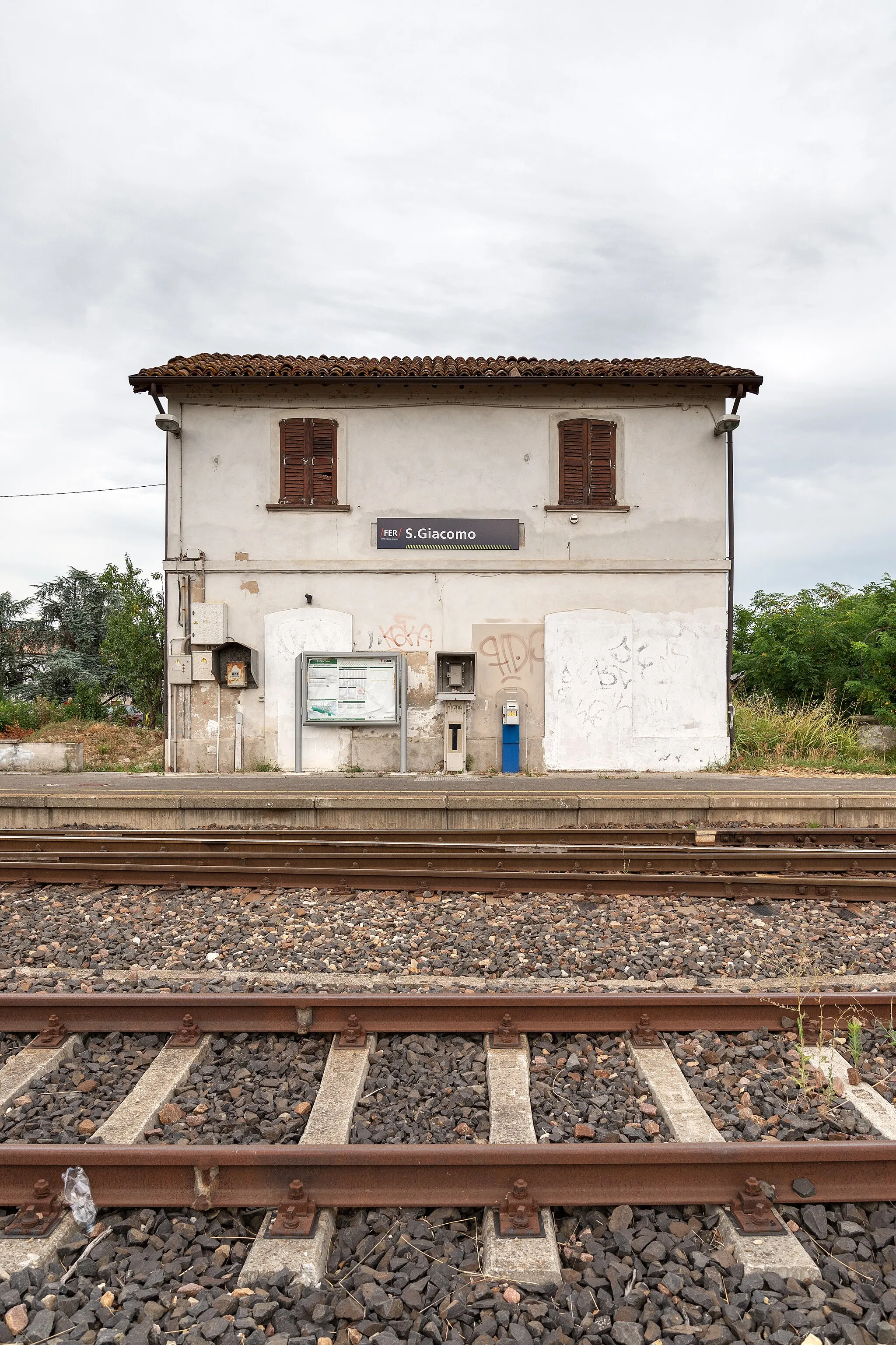 Photo showing: Train Station - San Giacomo, Guastalla, Reggio Emilia, Italy