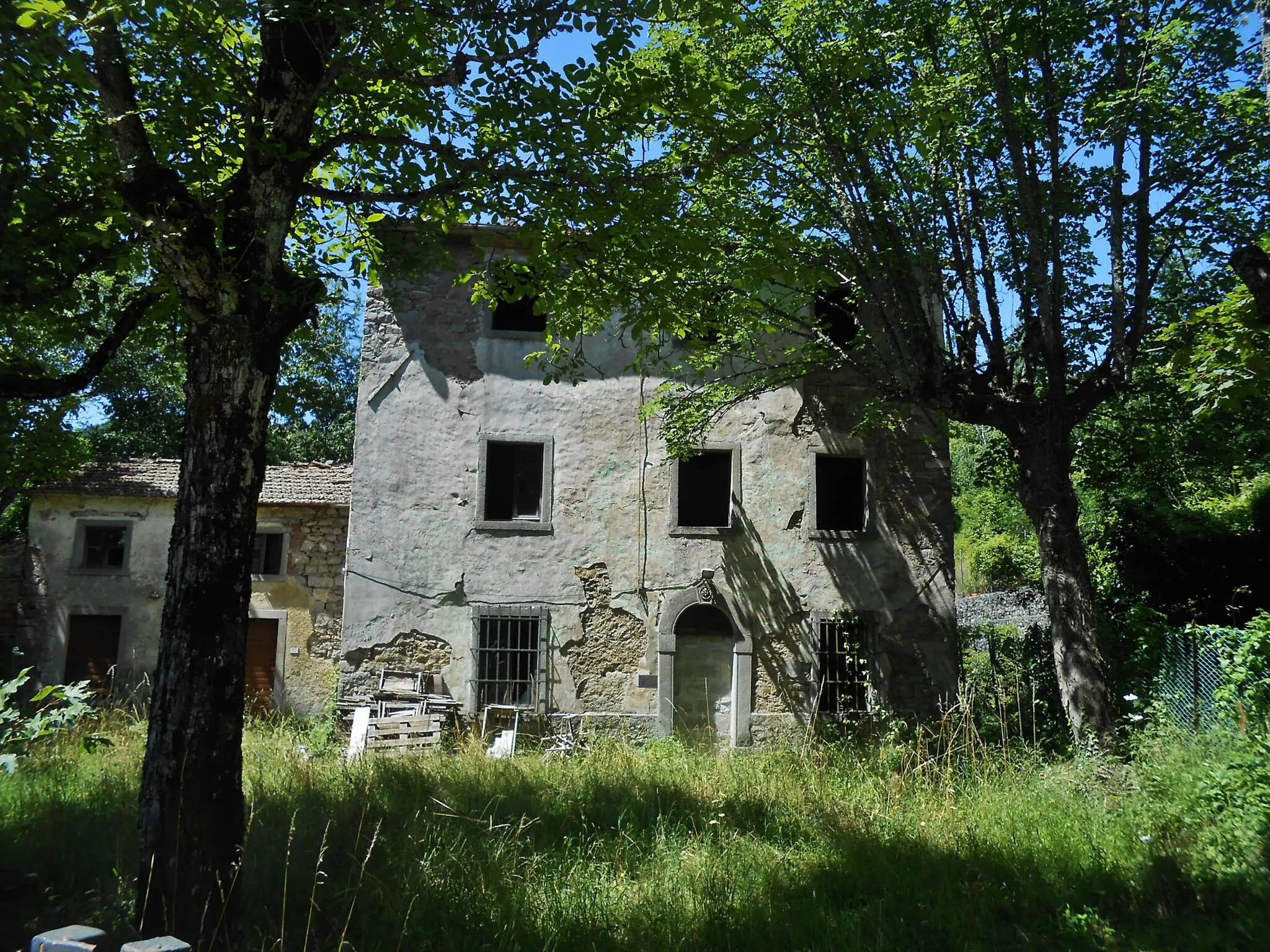 Photo showing: Edificio abbandonato in località I Ponti (Selva, Firenzuola).