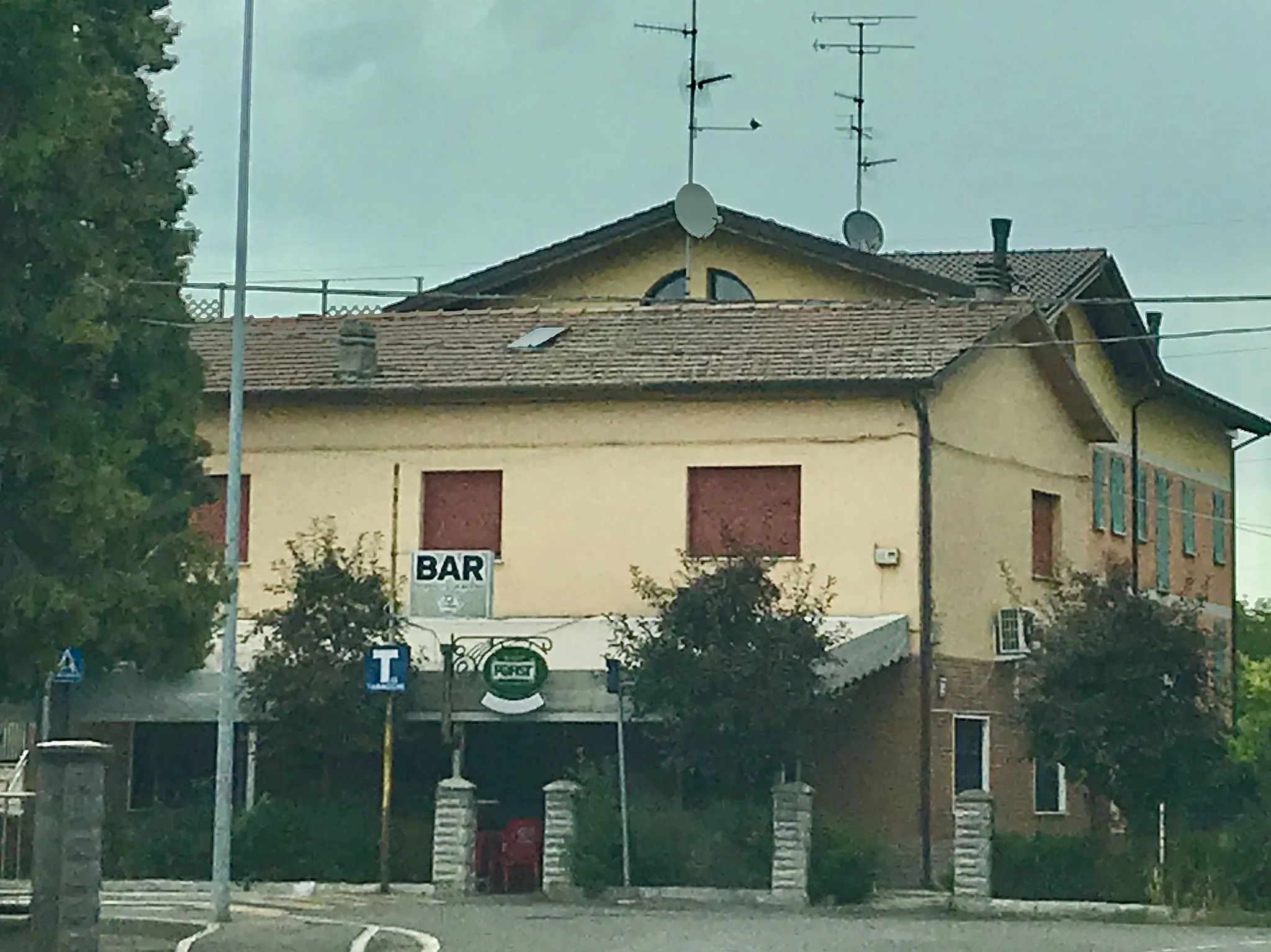 Photo showing: A bar in Corticella, Reggio Emilia, Italy