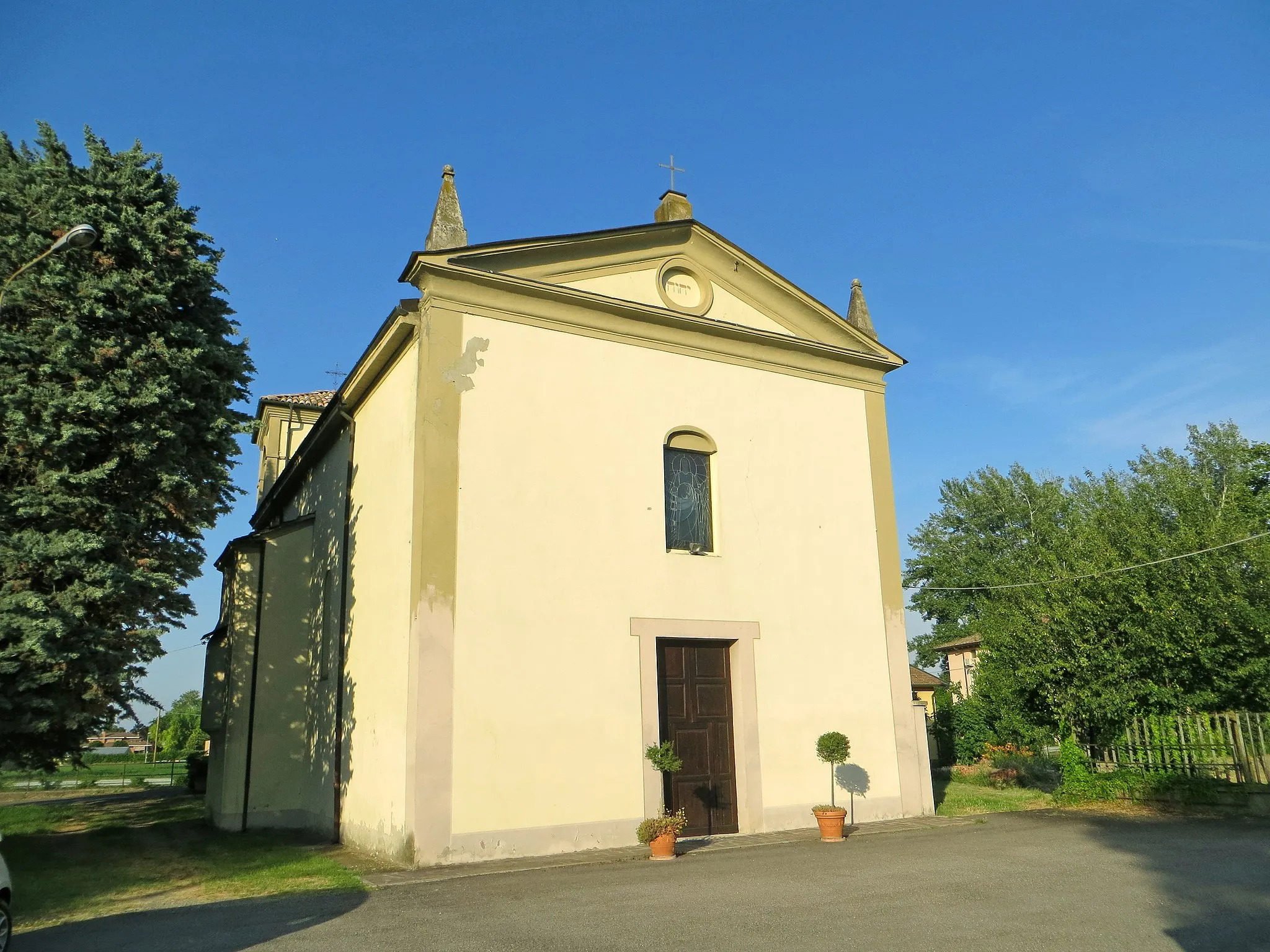 Photo showing: Chiesa di San Bartolomeo (Mariano, Parma) - facciata e lato nord